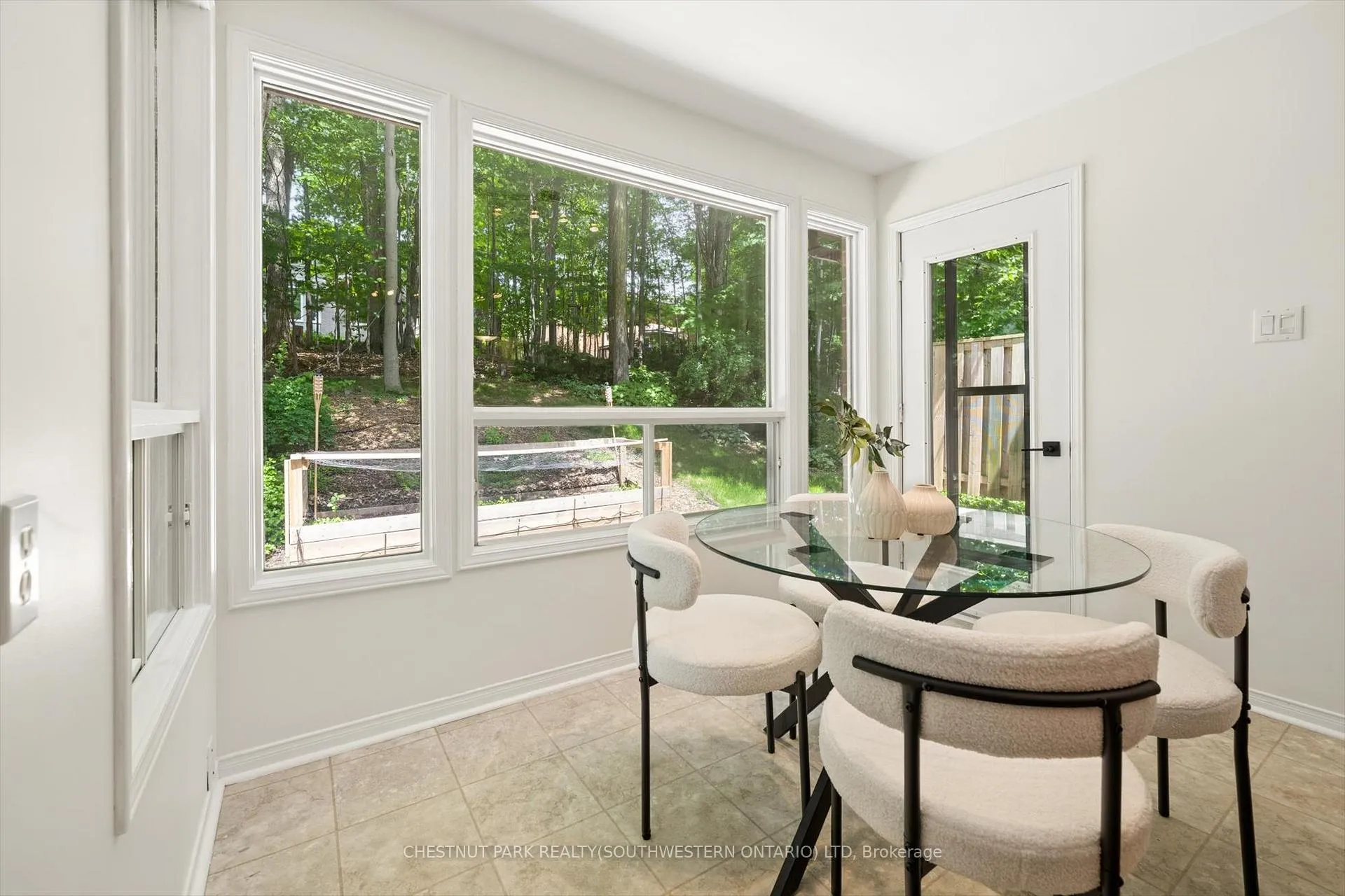Photo 10 of 482 Foxhill Place, Waterloo — HOMEH