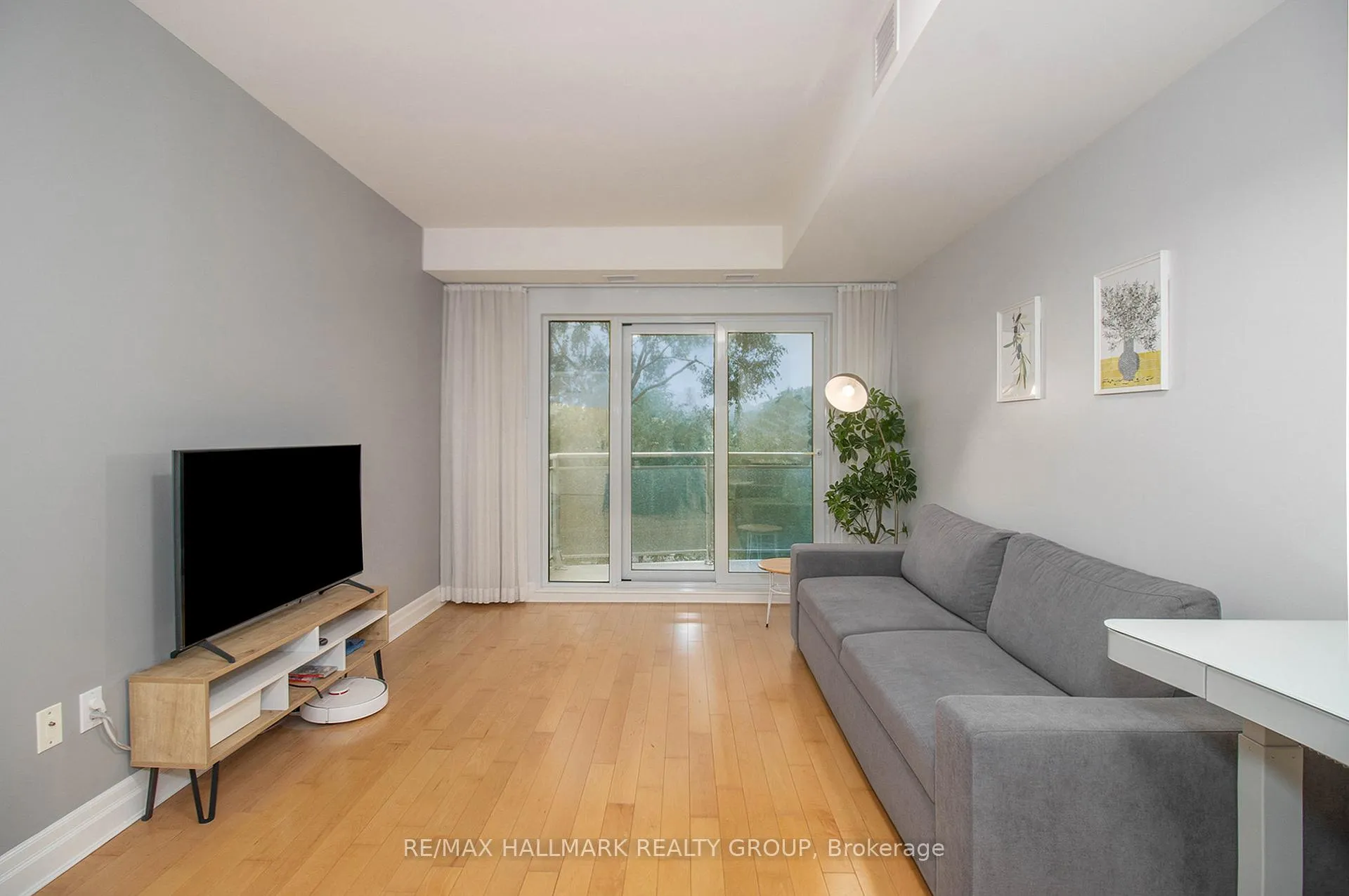 Photo 5 of Unit 310, 90 Landry Street, Ottawa, Vanier — HOMEH