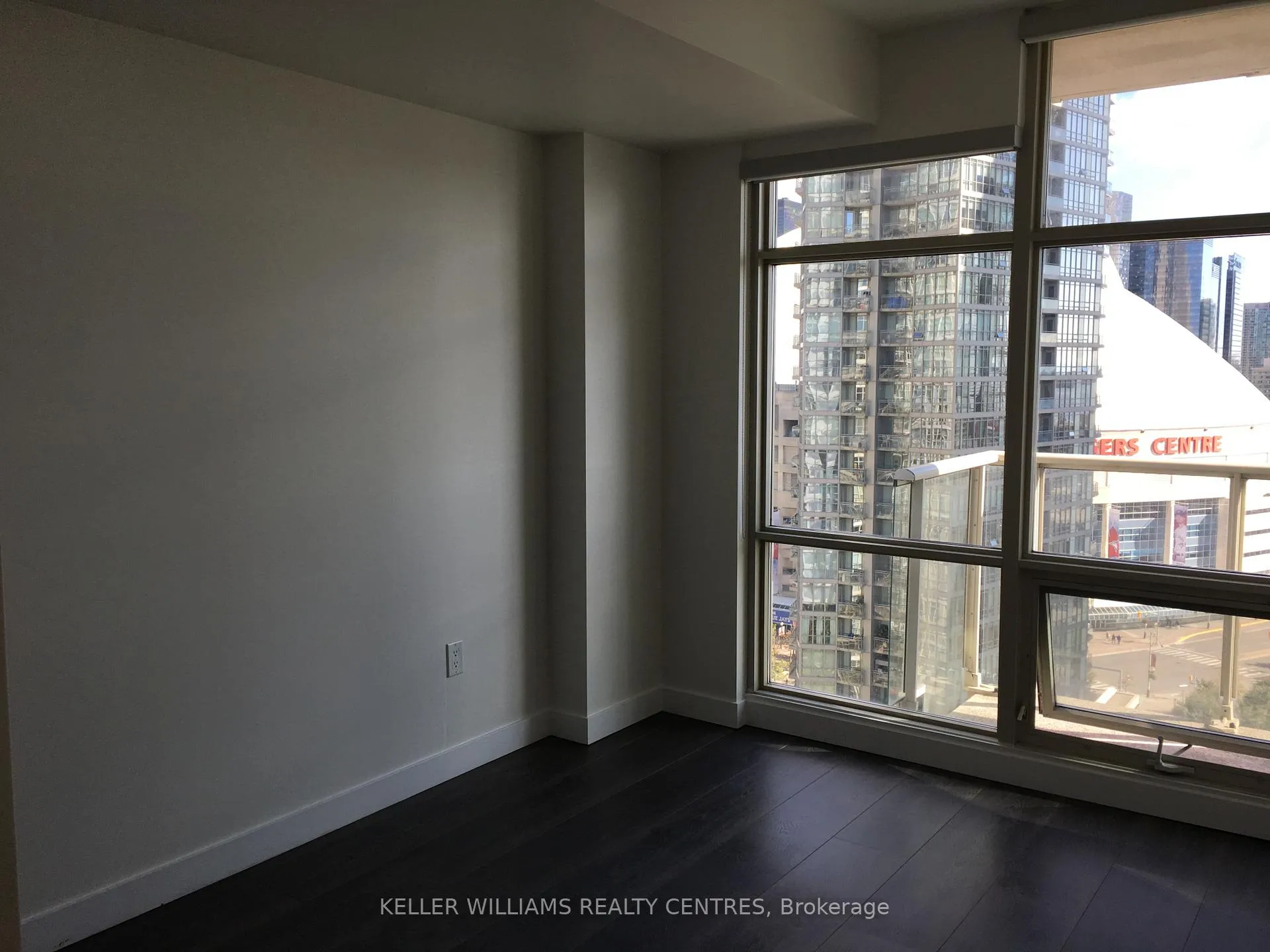 Photo 5 of Unit 1907, 35 Mariner Terrace, Toronto, Waterfront Communities — HOMEH