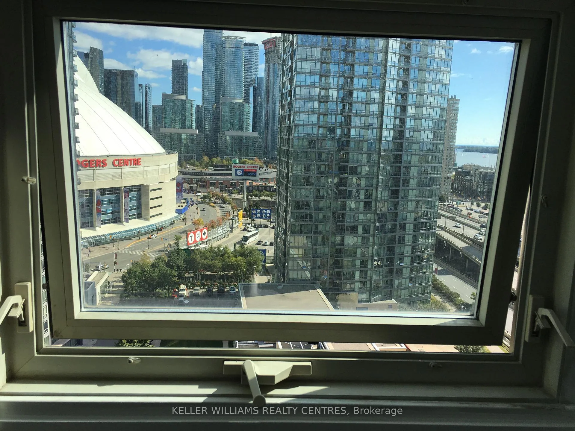 Photo 23 of Unit 1907, 35 Mariner Terrace, Toronto, Waterfront Communities — HOMEH