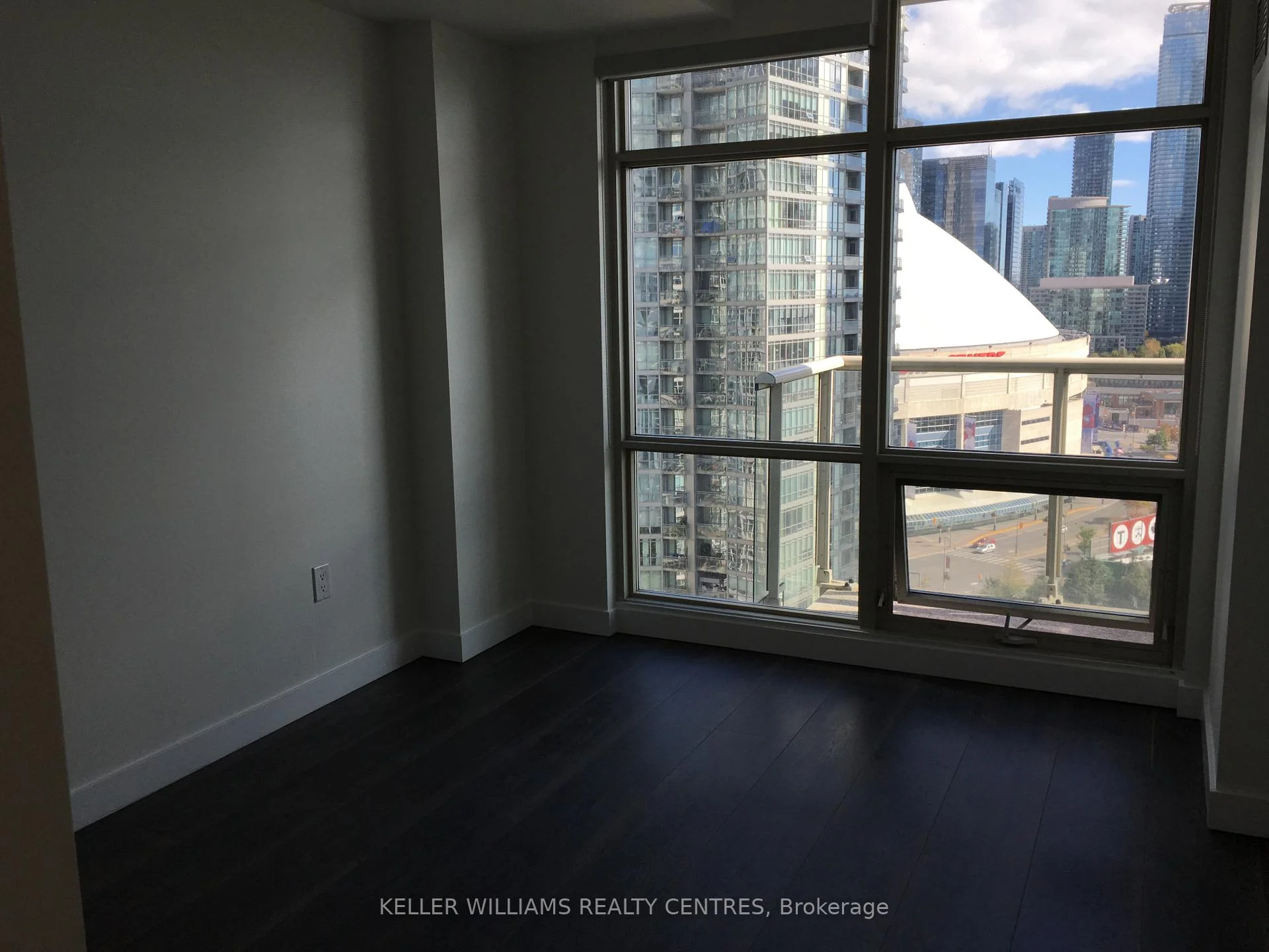 Photo 2 of Unit 1907, 35 Mariner Terrace, Toronto, Waterfront Communities — HOMEH