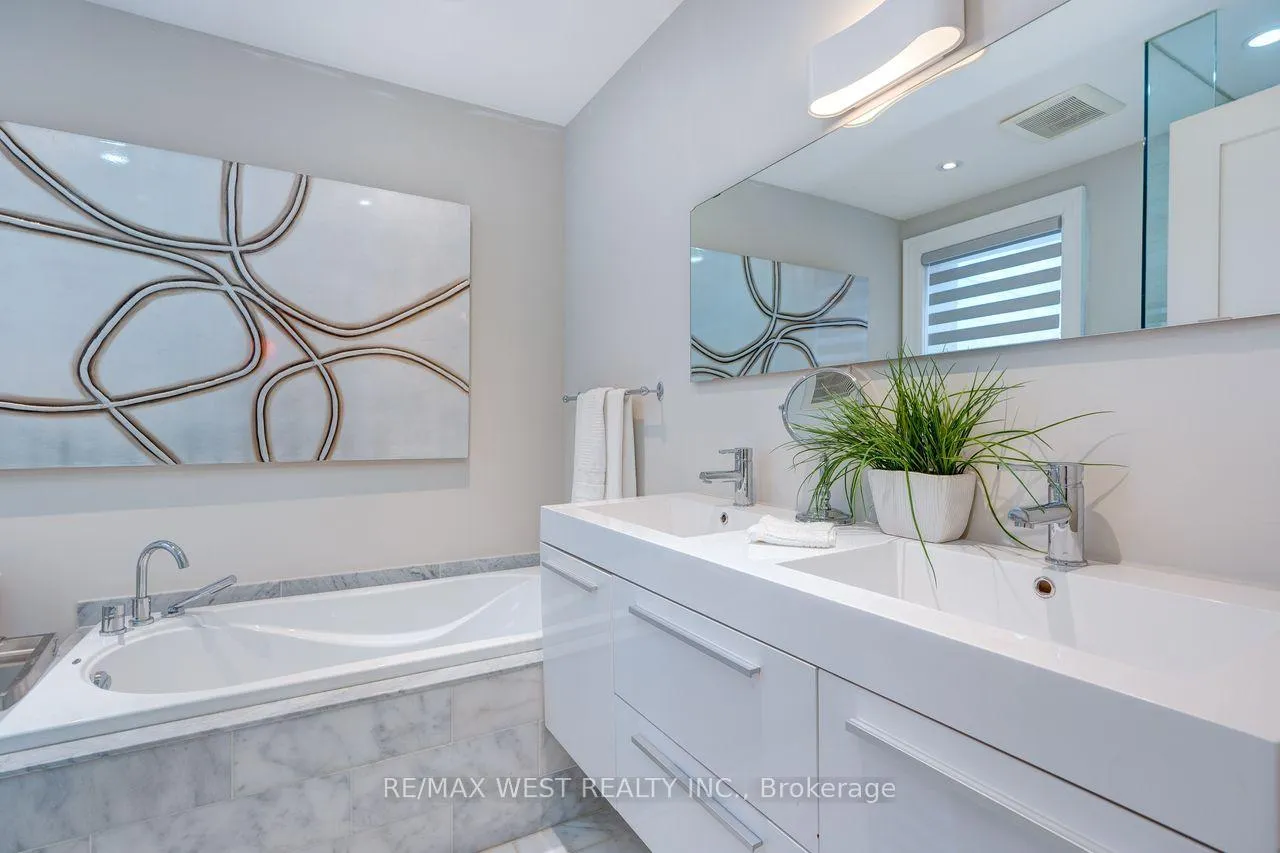 Photo 13 of 413 Leslie Street, Toronto, South Riverdale — HOMEH
