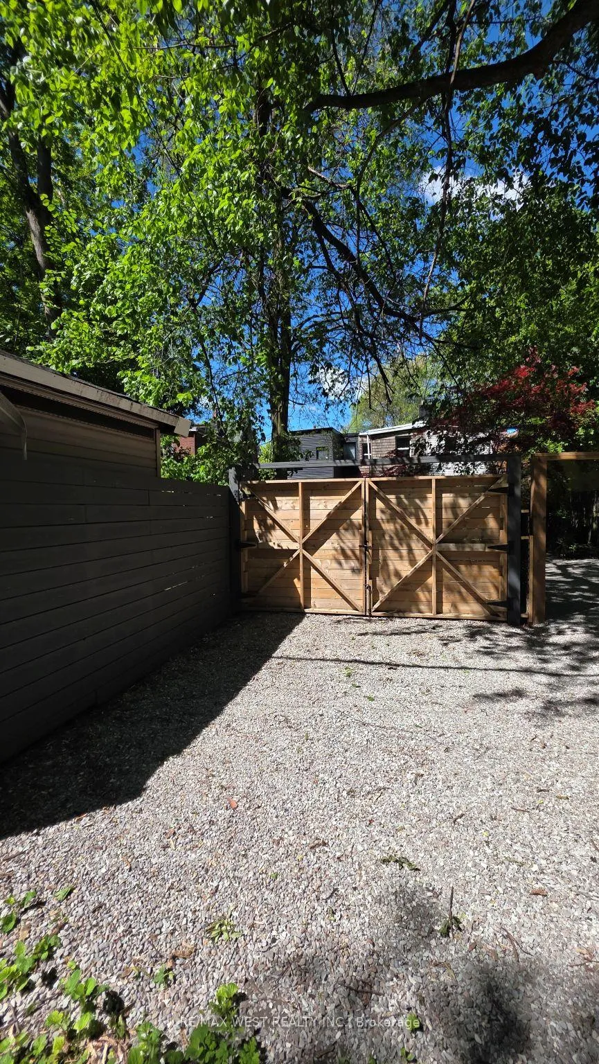 Photo 16 of 413 Leslie Street, Toronto, South Riverdale — HOMEH