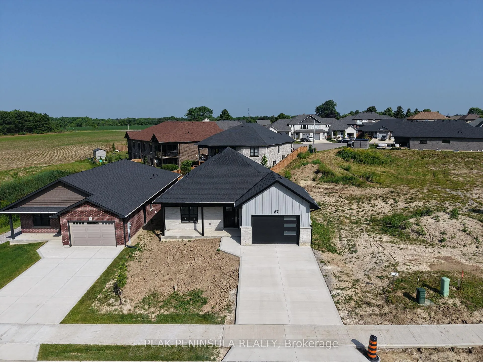 Photo 2 of 67 Hunter Drive S, Norfolk, Port Rowan — HOMEH
