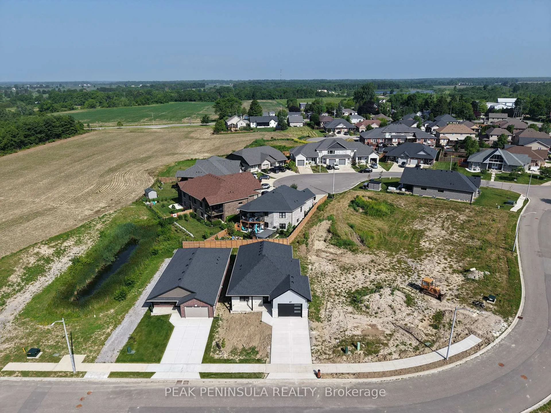Photo 3 of 67 Hunter Drive S, Norfolk, Port Rowan — HOMEH