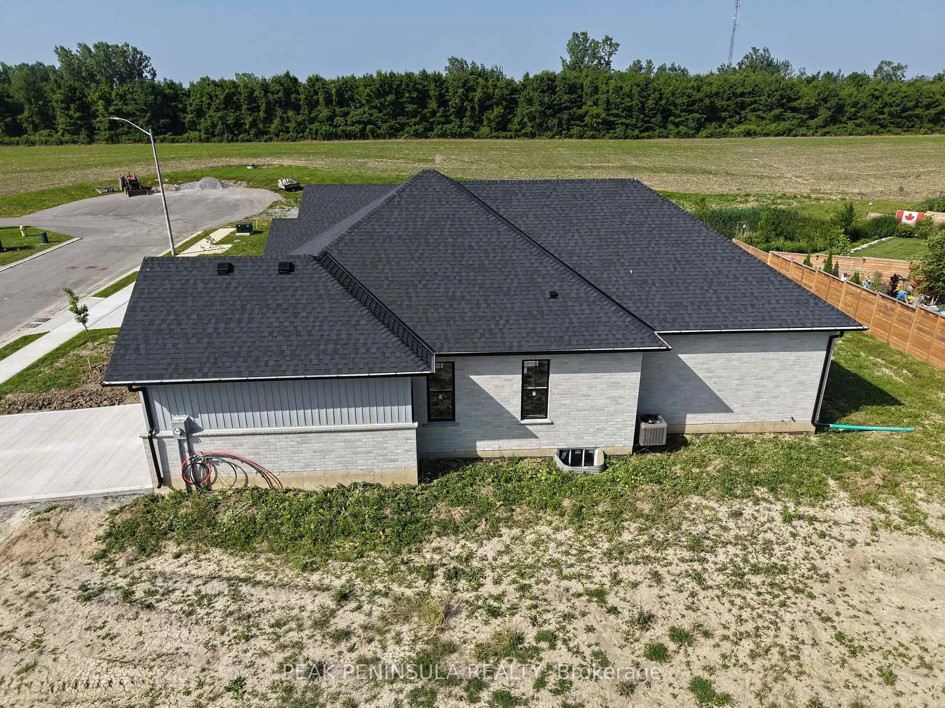 Photo 5 of 67 Hunter Drive S, Norfolk, Port Rowan — HOMEH