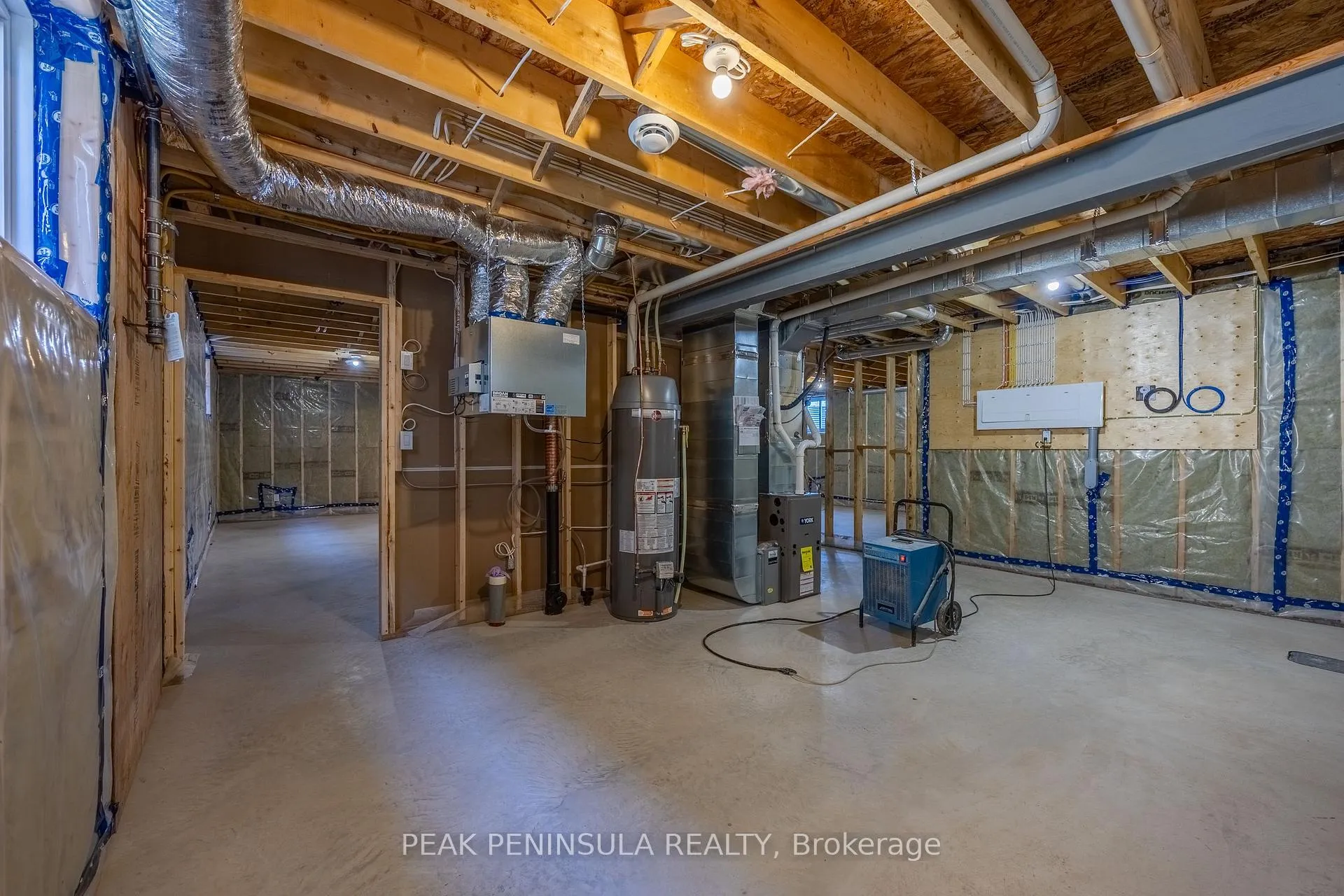 Photo 32 of 67 Hunter Drive S, Norfolk, Port Rowan — HOMEH