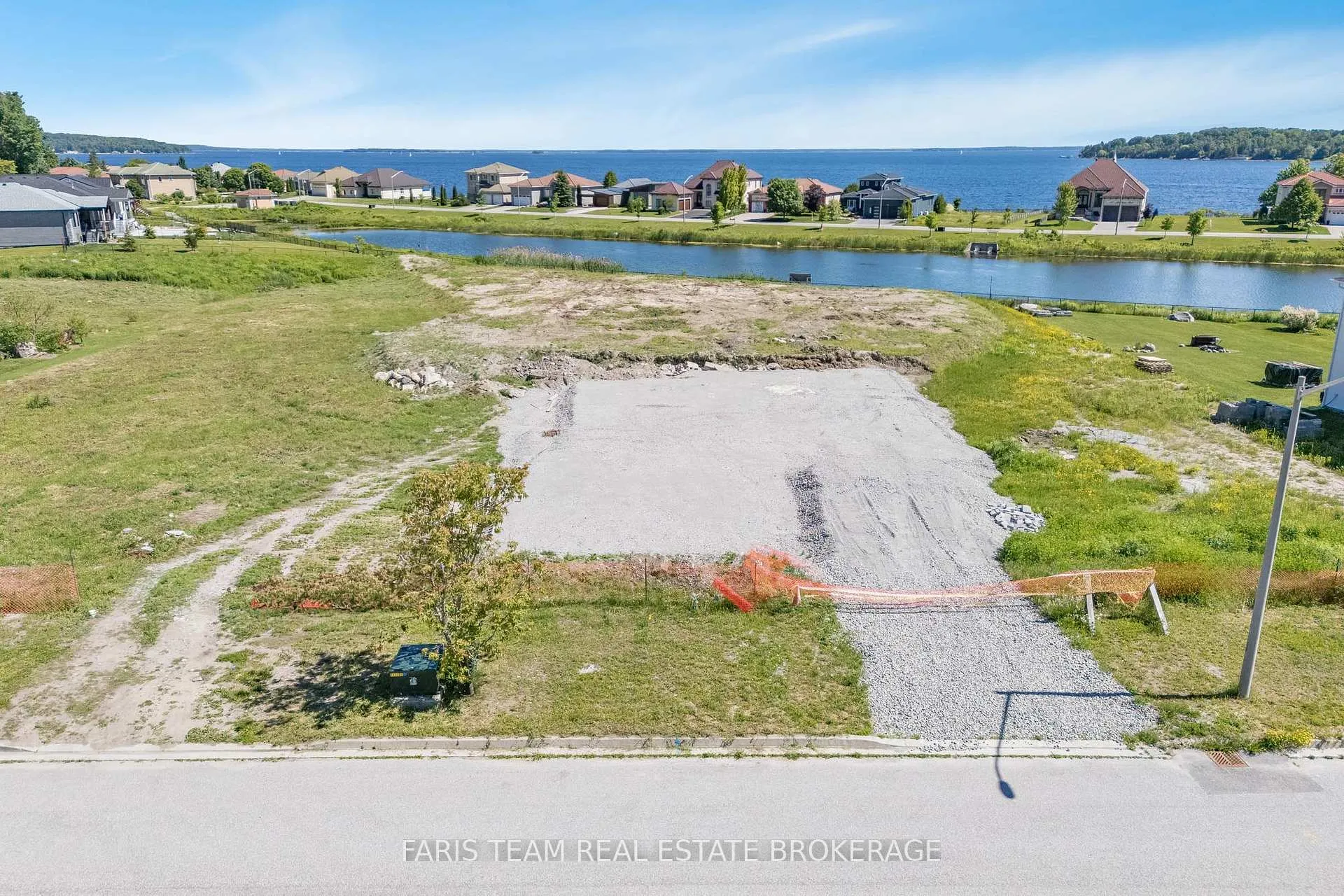 Photo 2 of 601 Taylor Drive, Midland — HOMEH