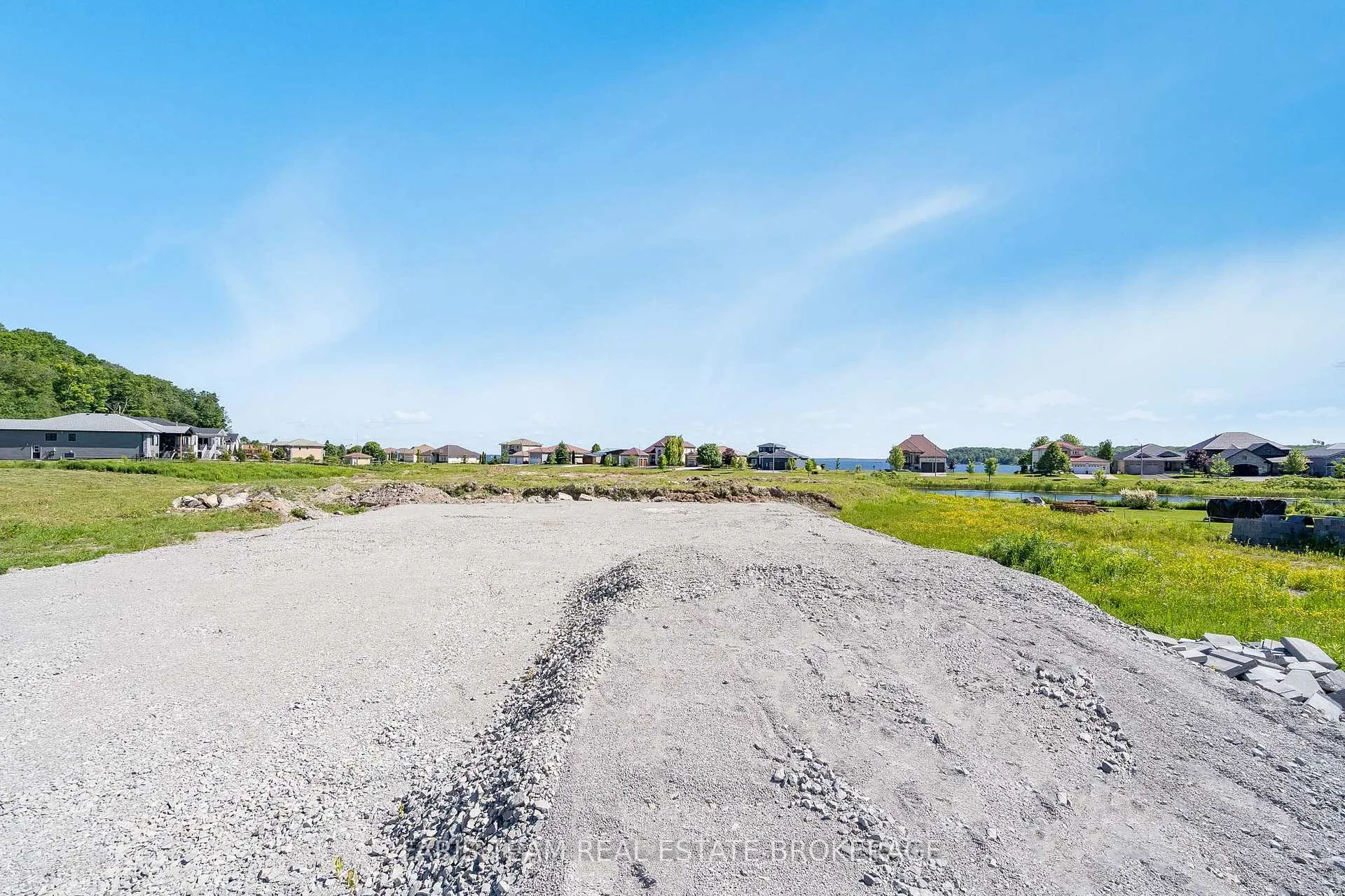 Photo 3 of 601 Taylor Drive, Midland — HOMEH