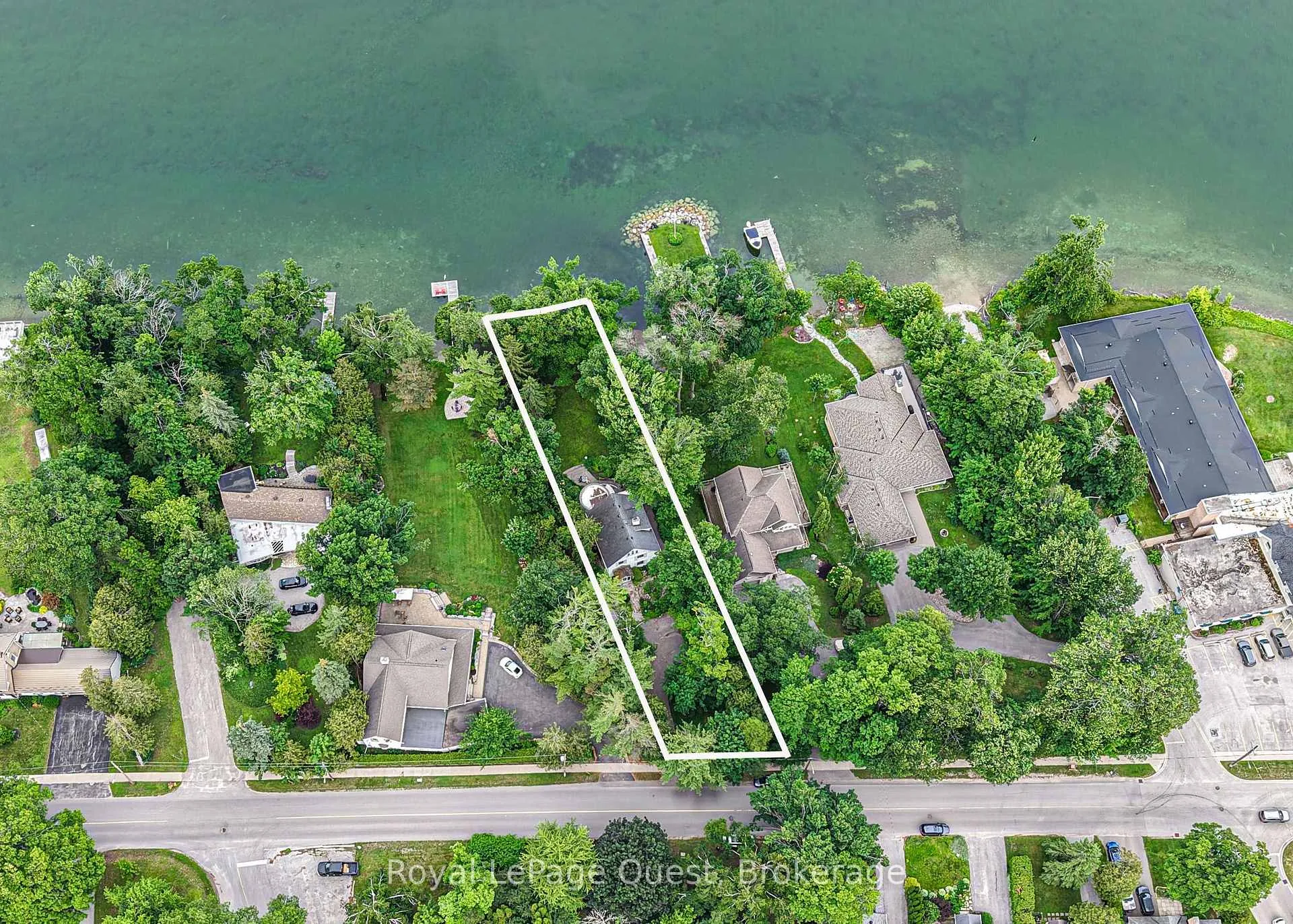Photo 3 of 258 Bay Street, Orillia — HOMEH