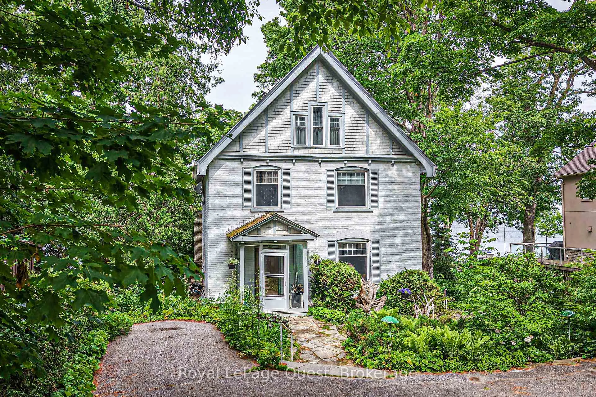 Photo 9 of 258 Bay Street, Orillia — HOMEH