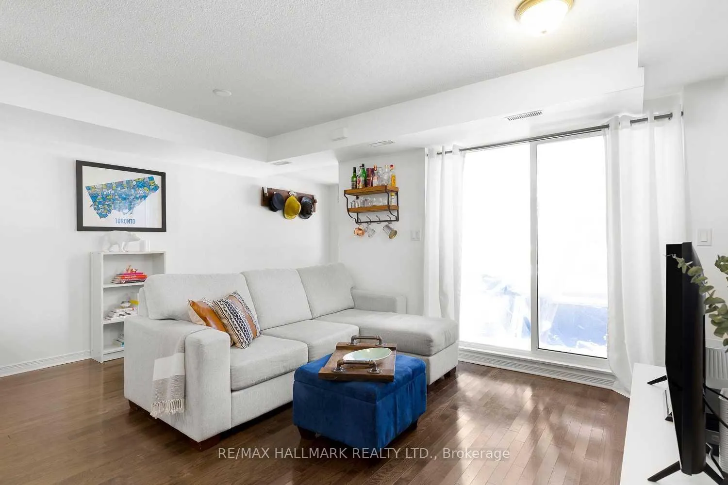 Photo 3 of Unit 122, 11 Ruttan Street, Toronto, Dufferin Grove — HOMEH