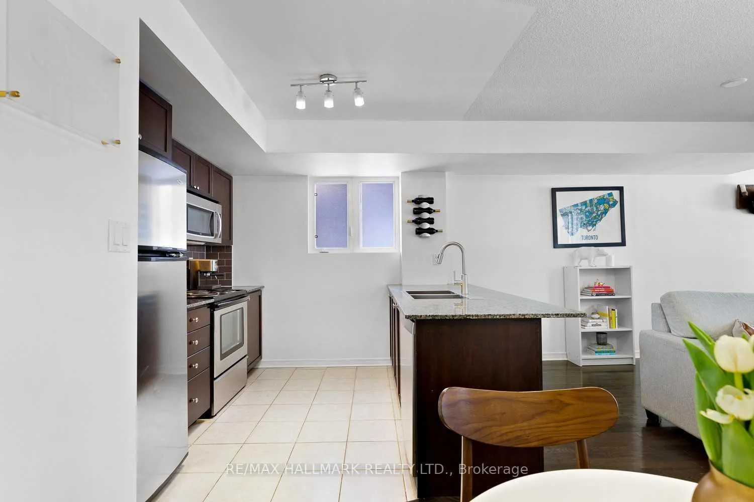 Photo 7 of Unit 122, 11 Ruttan Street, Toronto, Dufferin Grove — HOMEH