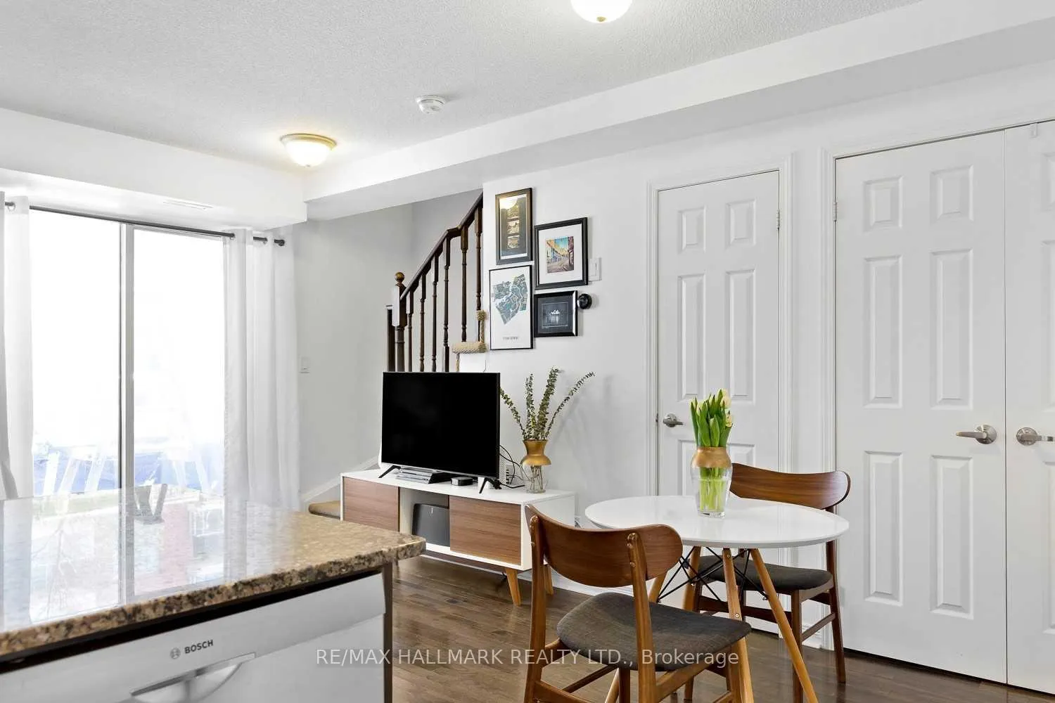 Photo 8 of Unit 122, 11 Ruttan Street, Toronto, Dufferin Grove — HOMEH