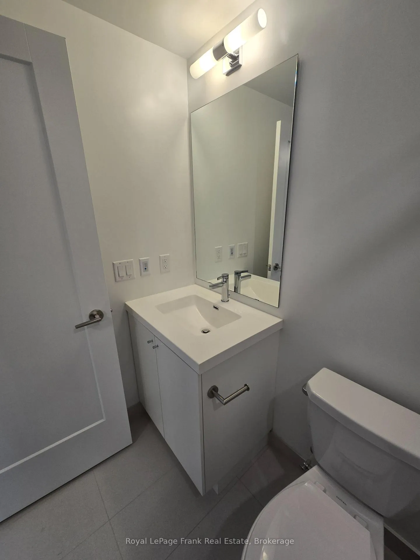 Photo 10 of Unit 1020, 2545 Simcoe Street N, Oshawa, Windfields — HOMEH