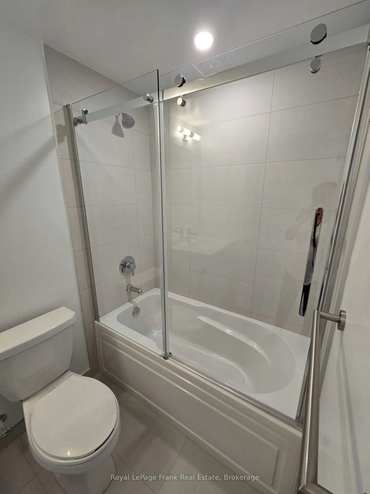 Photo 11 of Unit 1020, 2545 Simcoe Street N, Oshawa, Windfields — HOMEH