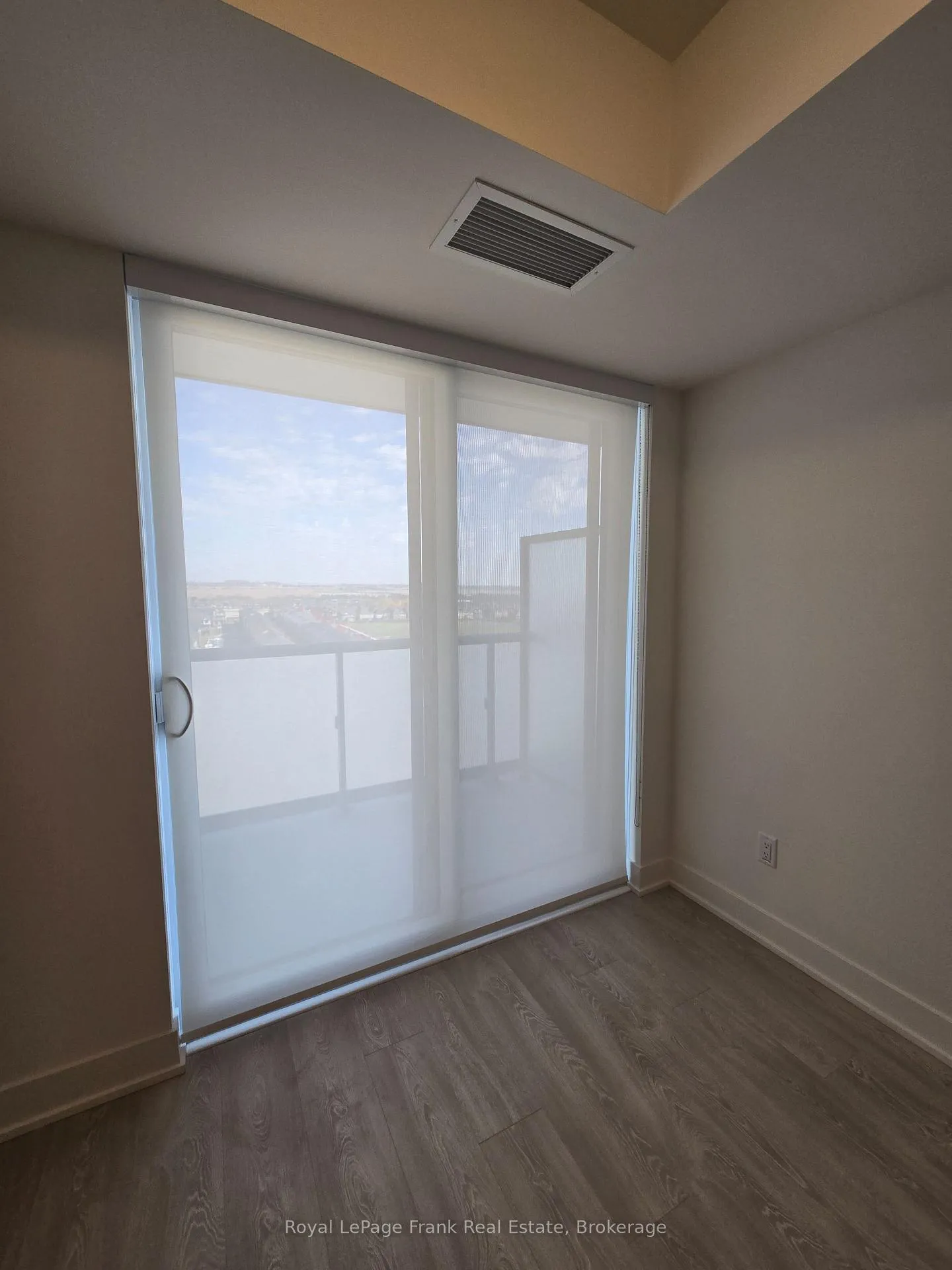 Photo 12 of Unit 1020, 2545 Simcoe Street N, Oshawa, Windfields — HOMEH
