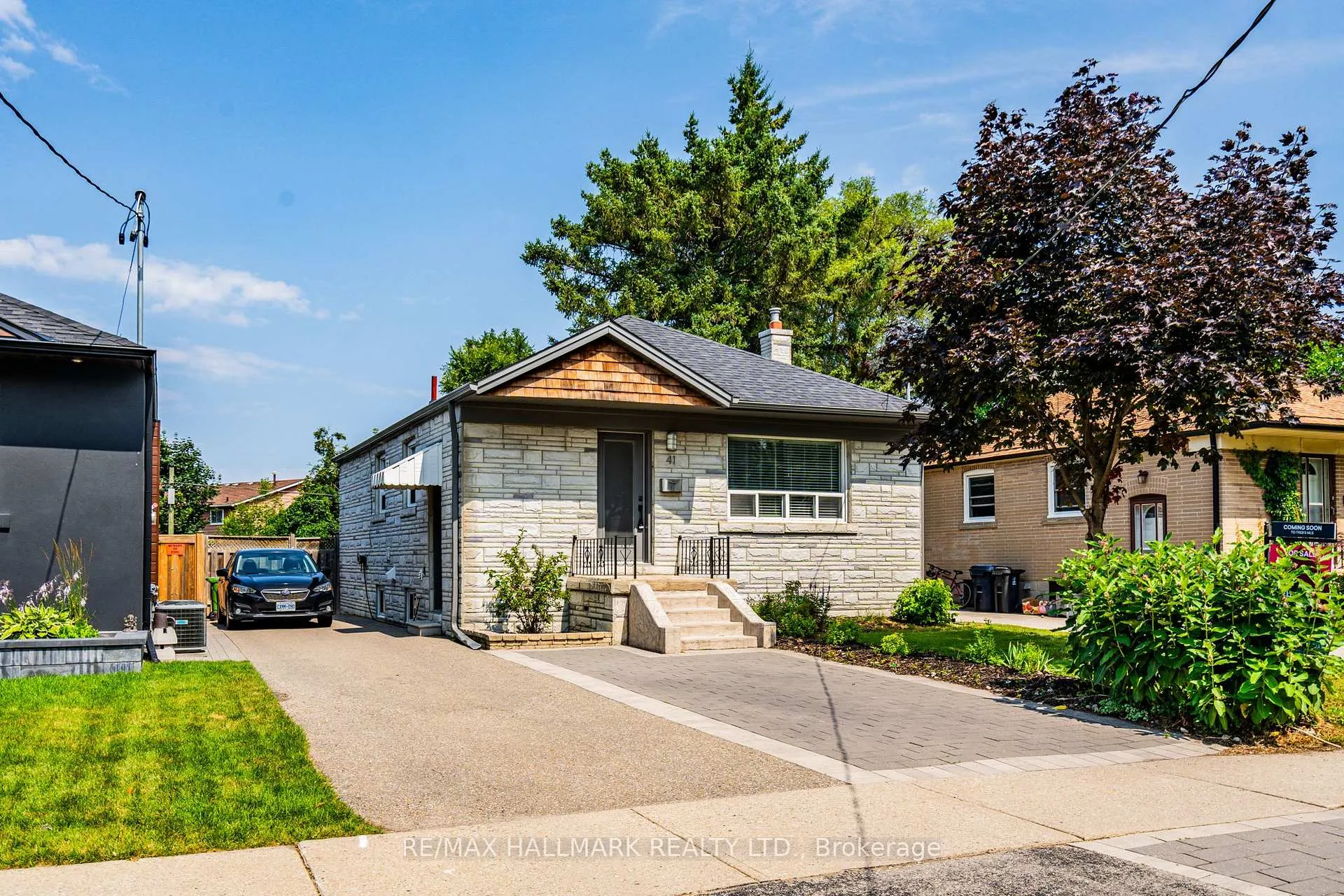 Front of Unit Upper, 41 Treeview Drive