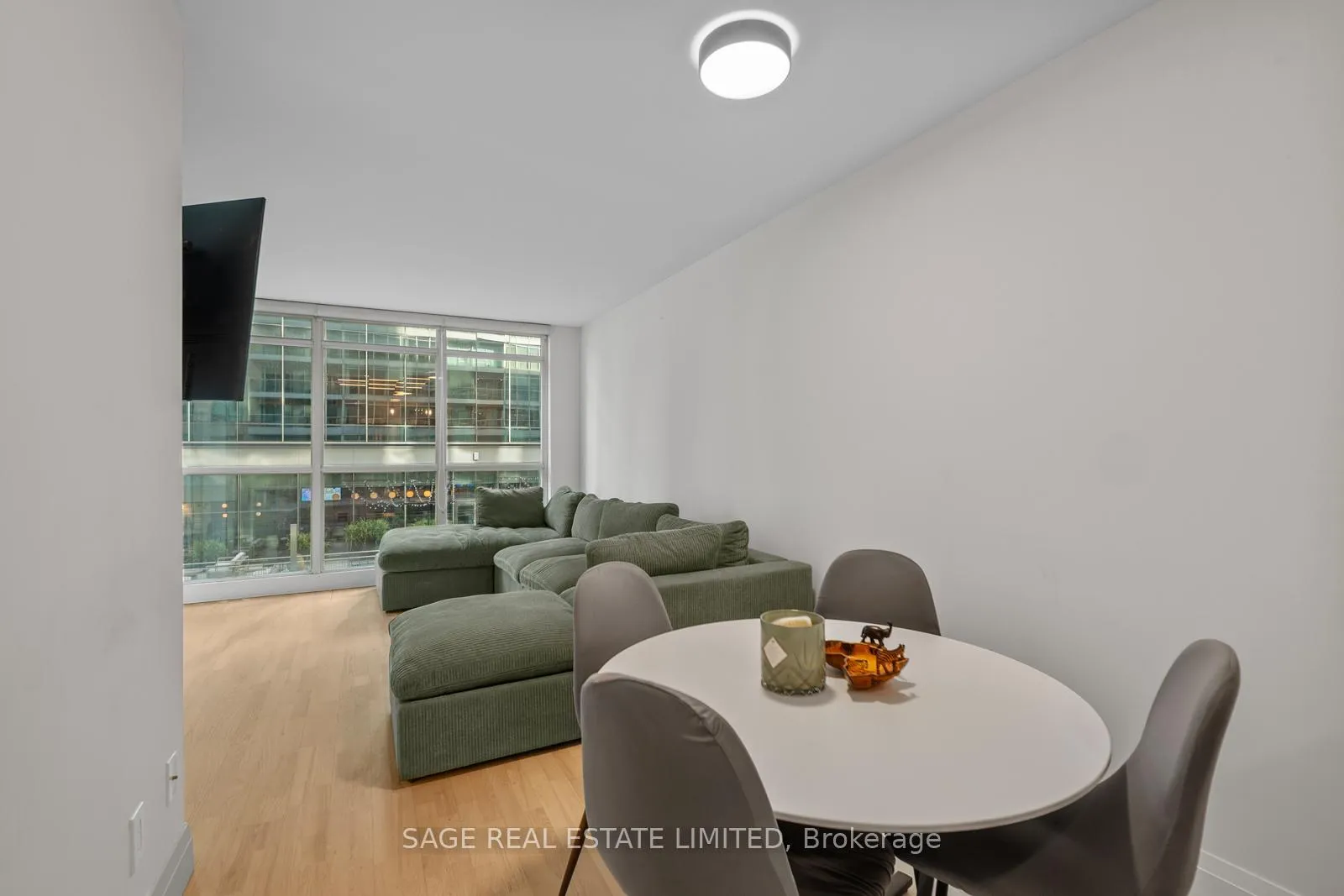 Photo 9 of Unit 815, 18 Yonge Street, Toronto, Waterfront Communities — HOMEH