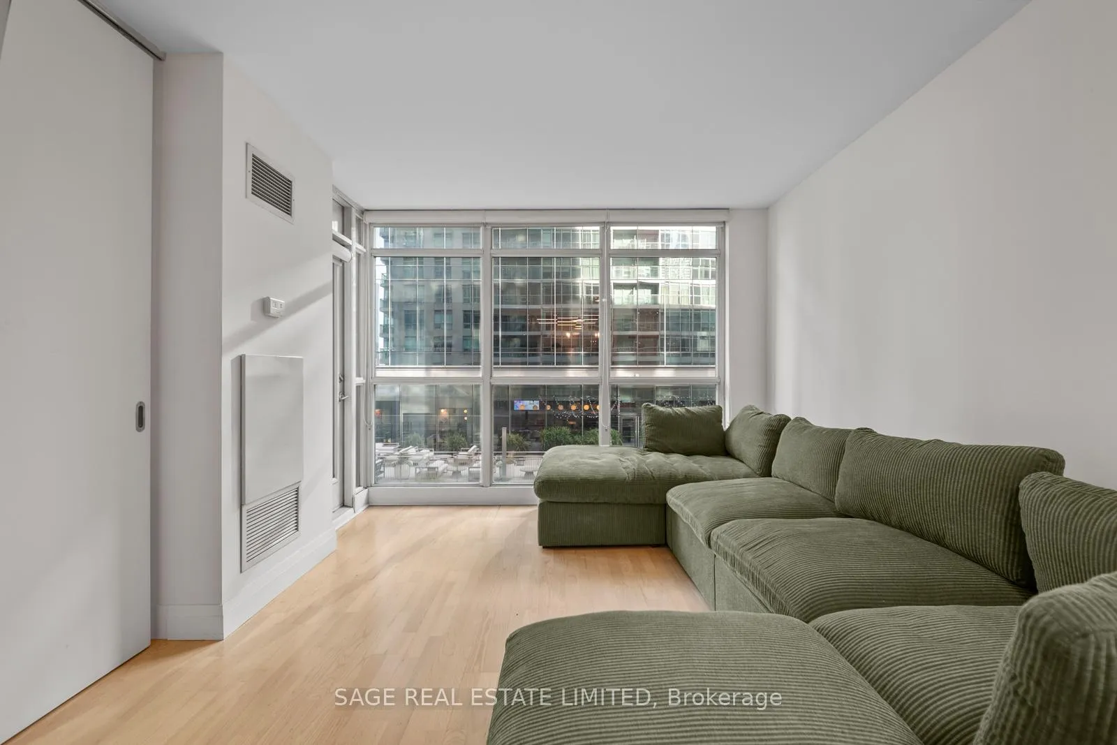 Photo 11 of Unit 815, 18 Yonge Street, Toronto, Waterfront Communities — HOMEH