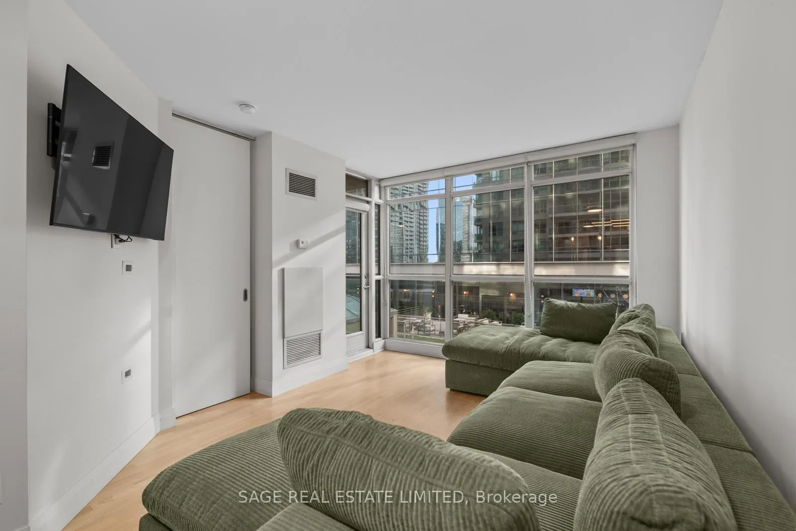 Photo 12 of Unit 815, 18 Yonge Street, Toronto, Waterfront Communities — HOMEH