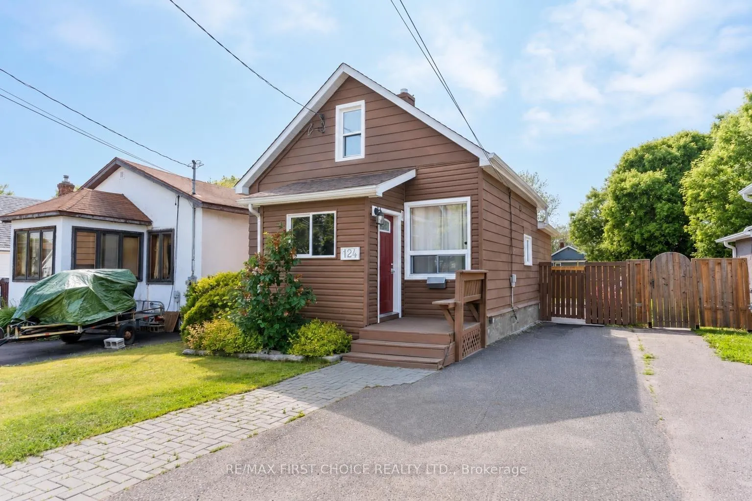 Photo 3 of 124 Empress Avenue S, Thunder Bay, West End — HOMEH