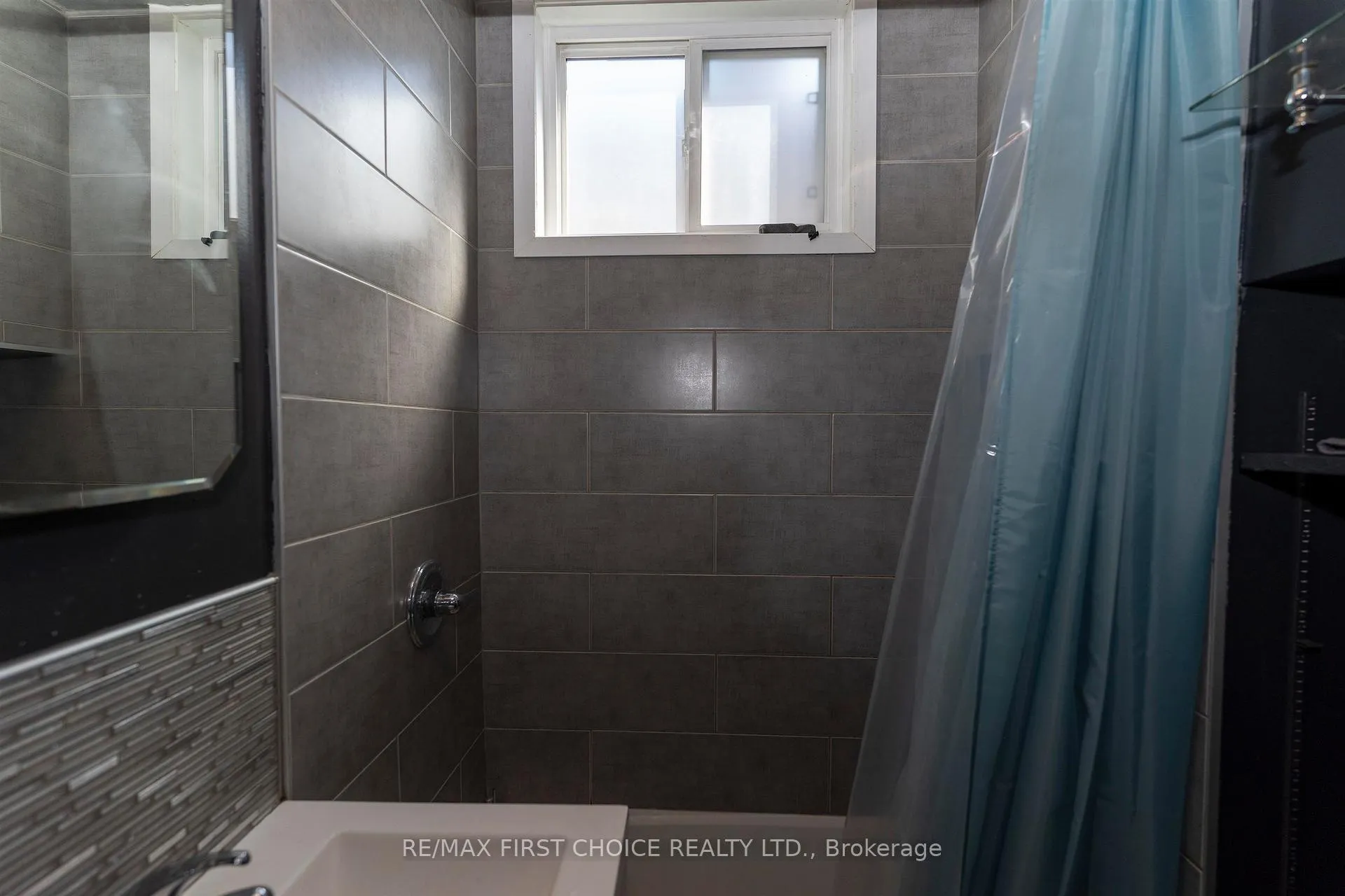 Photo 12 of 124 Empress Avenue S, Thunder Bay, West End — HOMEH