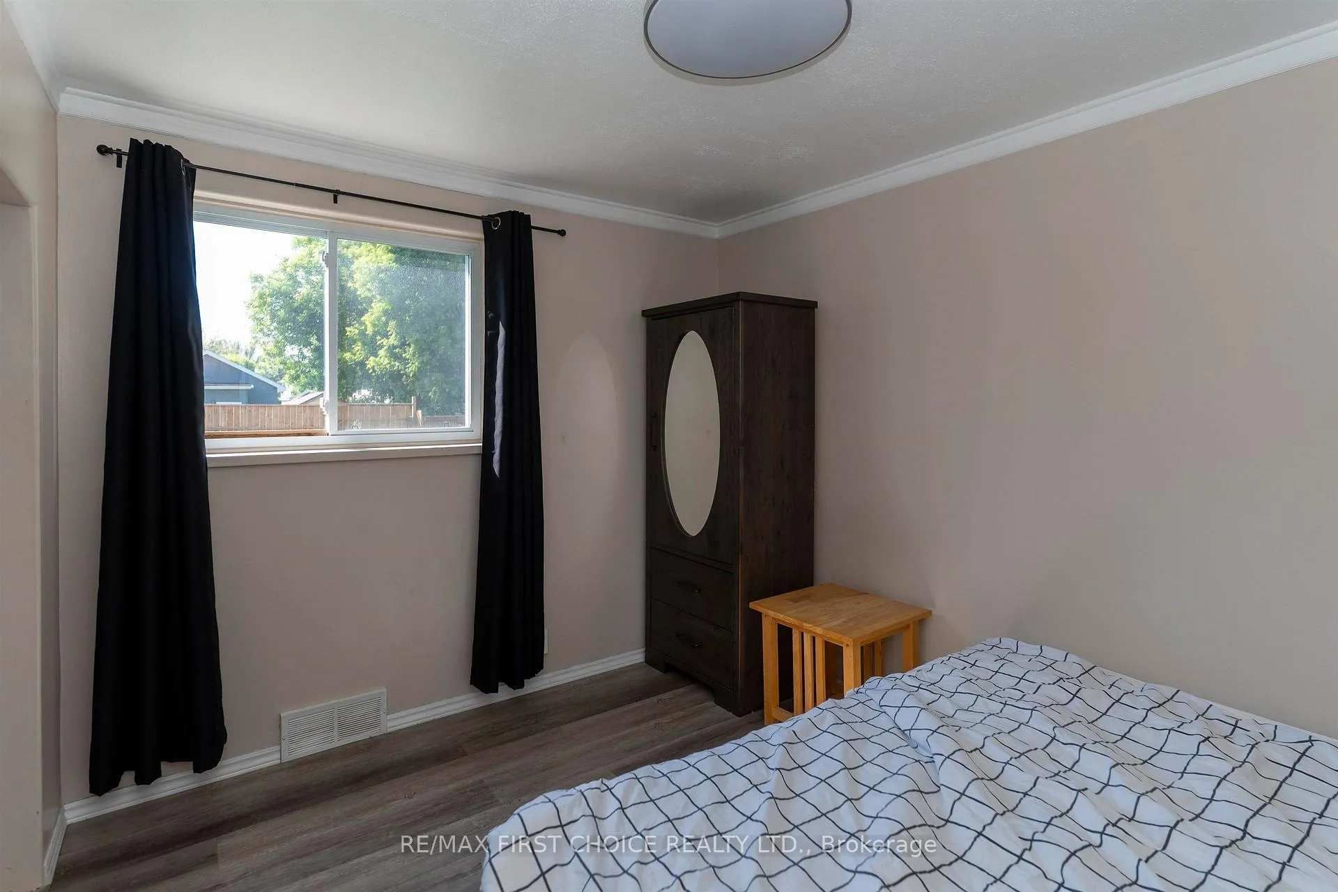 Photo 13 of 124 Empress Avenue S, Thunder Bay, West End — HOMEH