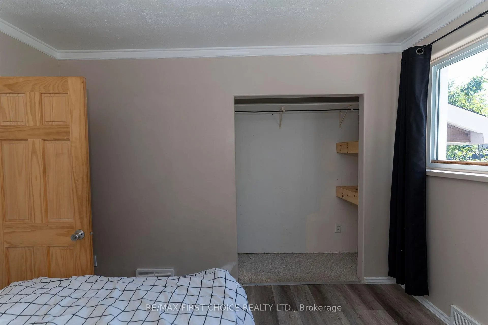 Photo 14 of 124 Empress Avenue S, Thunder Bay, West End — HOMEH