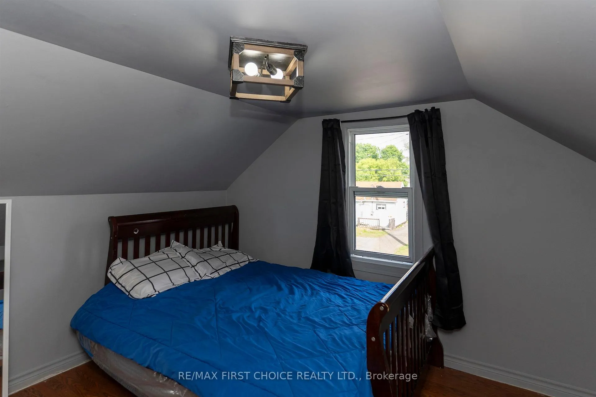Photo 15 of 124 Empress Avenue S, Thunder Bay, West End — HOMEH