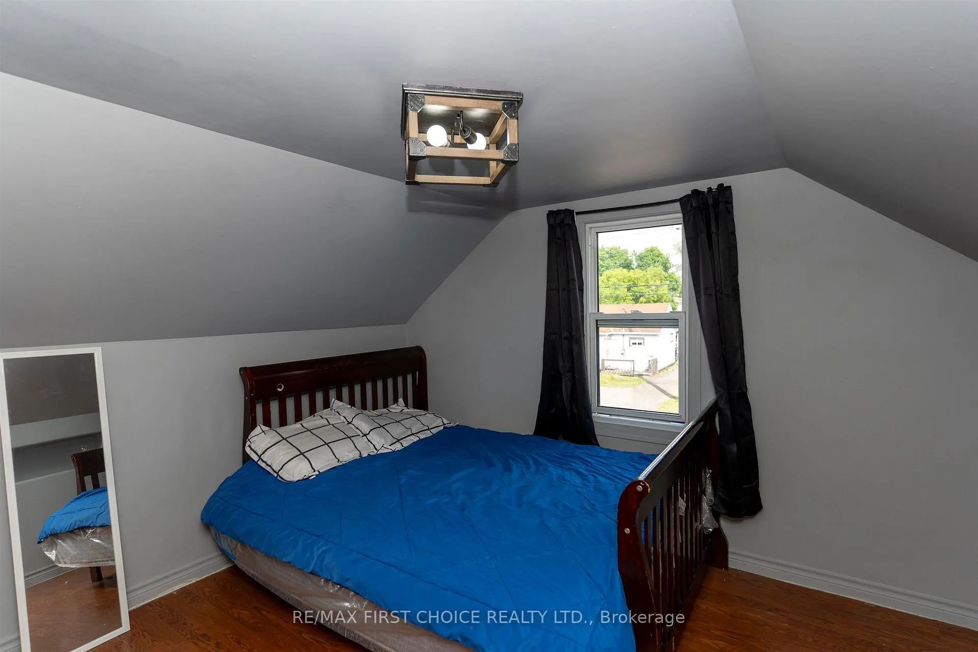 Photo 16 of 124 Empress Avenue S, Thunder Bay, West End — HOMEH