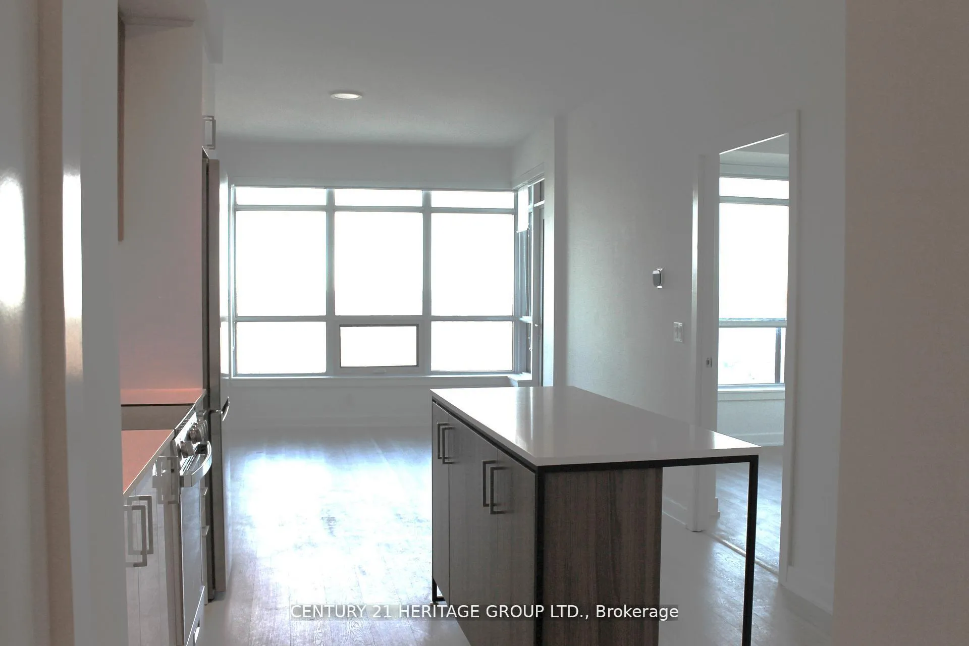 Photo 3 of Unit A3410, 30 Upper Mall Way, Vaughan, Brownridge — HOMEH