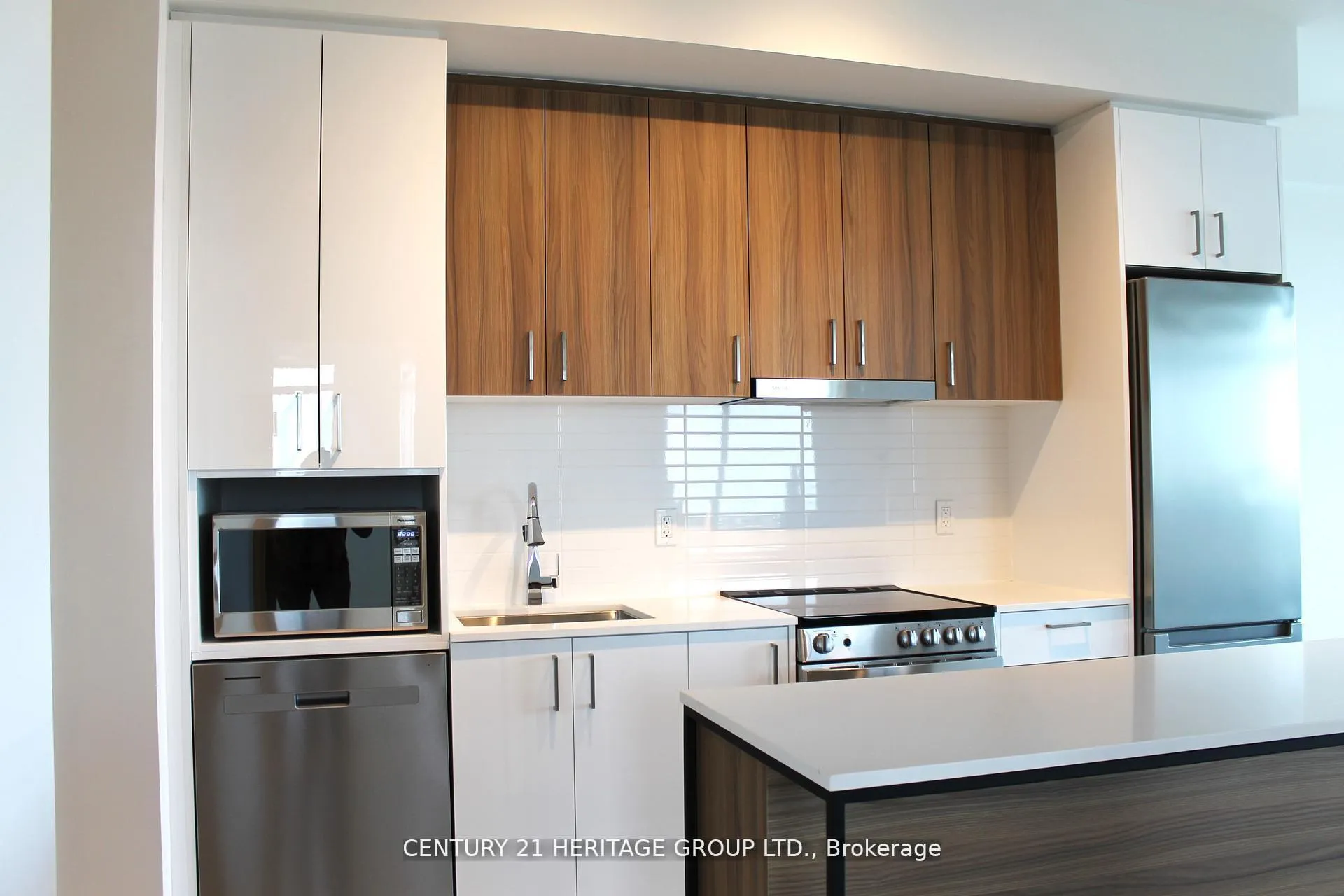 Photo 5 of Unit A3410, 30 Upper Mall Way, Vaughan, Brownridge — HOMEH