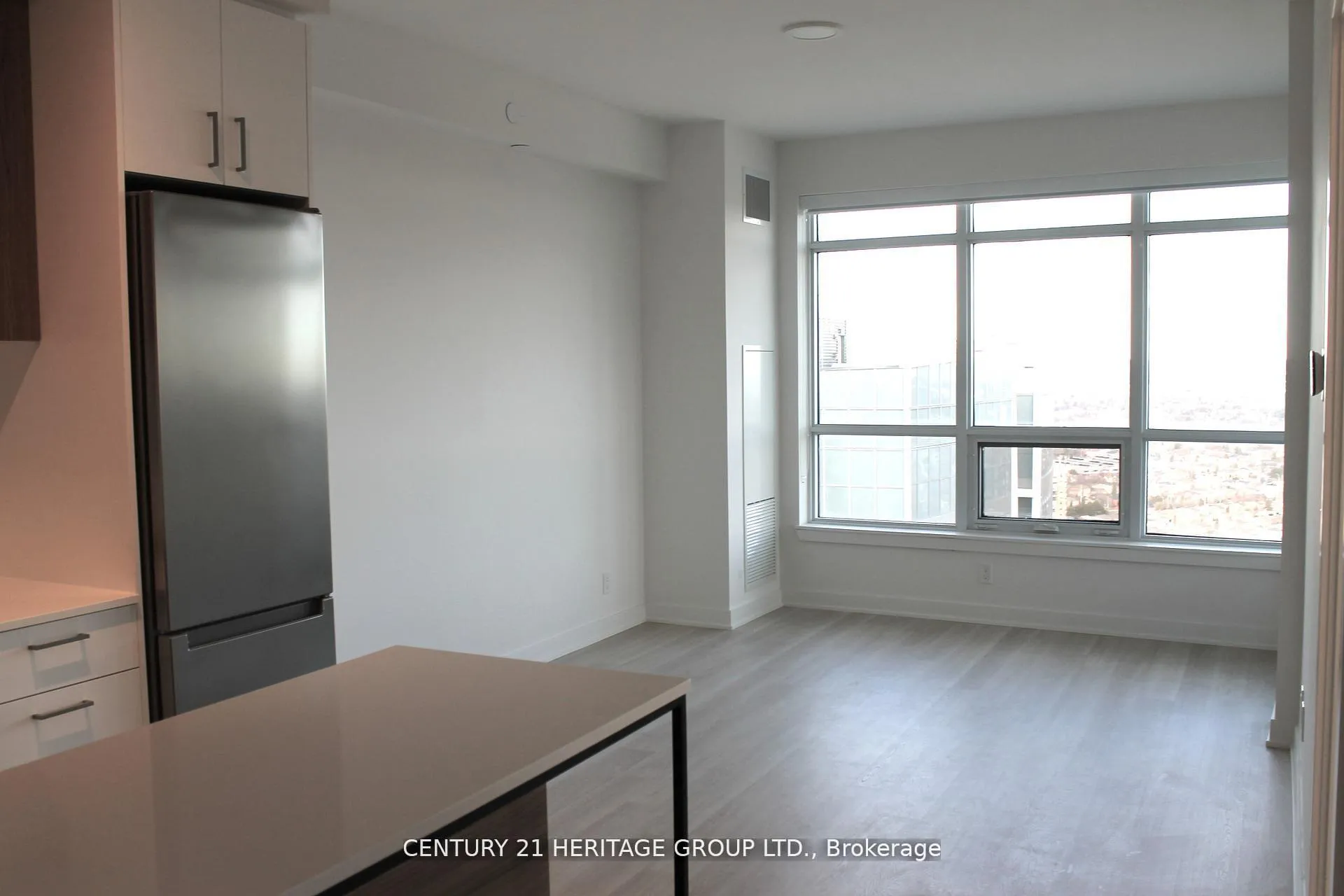 Photo 8 of Unit A3410, 30 Upper Mall Way, Vaughan, Brownridge — HOMEH