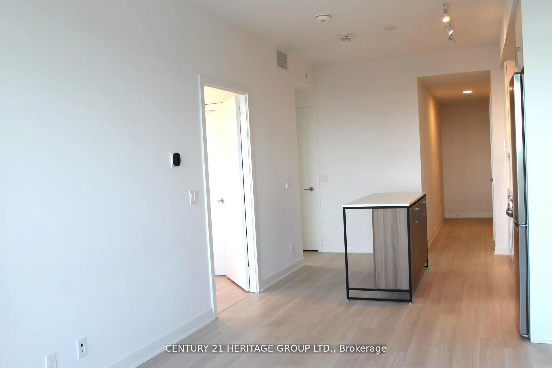 Photo 10 of Unit A3410, 30 Upper Mall Way, Vaughan, Brownridge — HOMEH