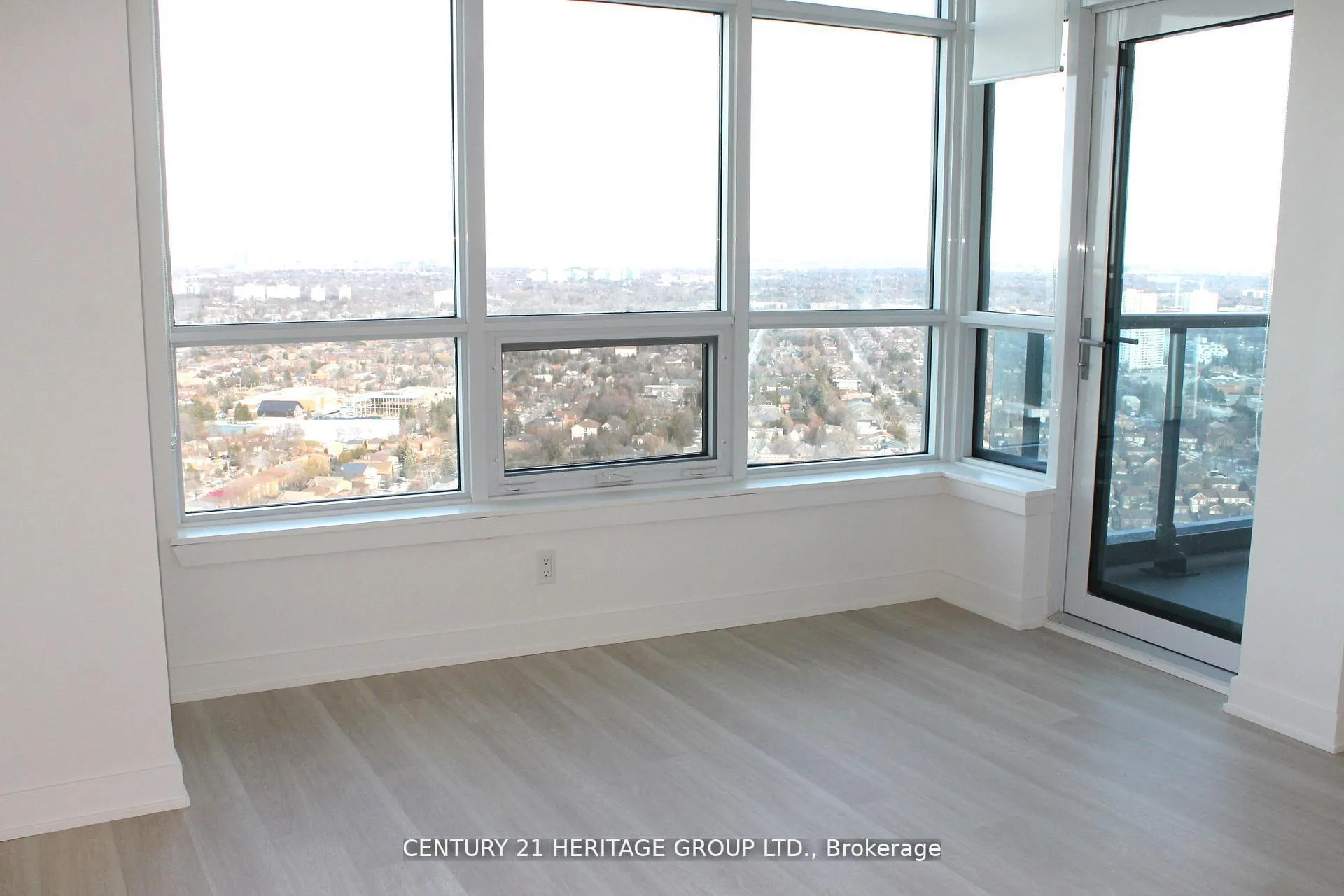 Photo 11 of Unit A3410, 30 Upper Mall Way, Vaughan, Brownridge — HOMEH