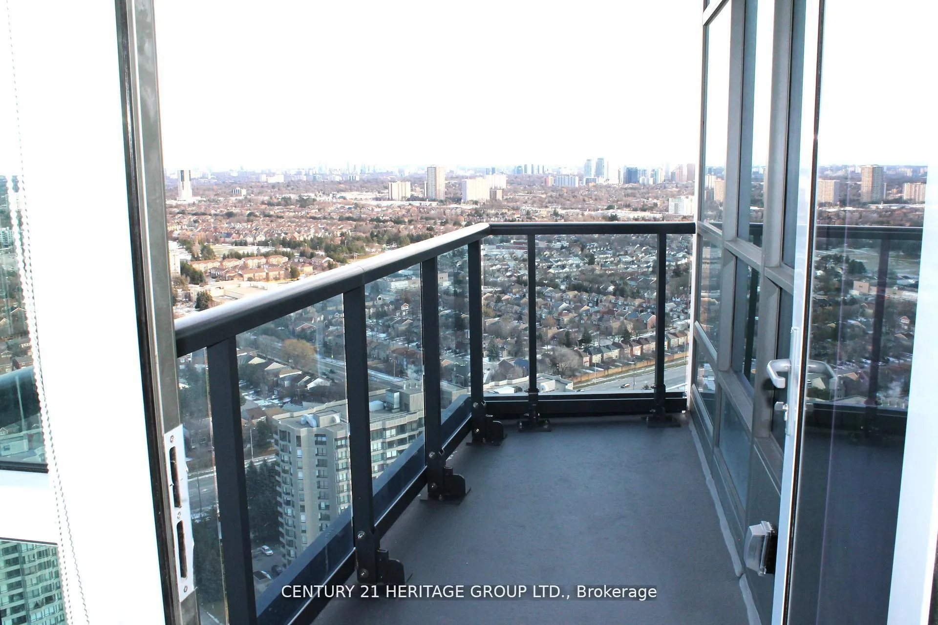 Photo 13 of Unit A3410, 30 Upper Mall Way, Vaughan, Brownridge — HOMEH