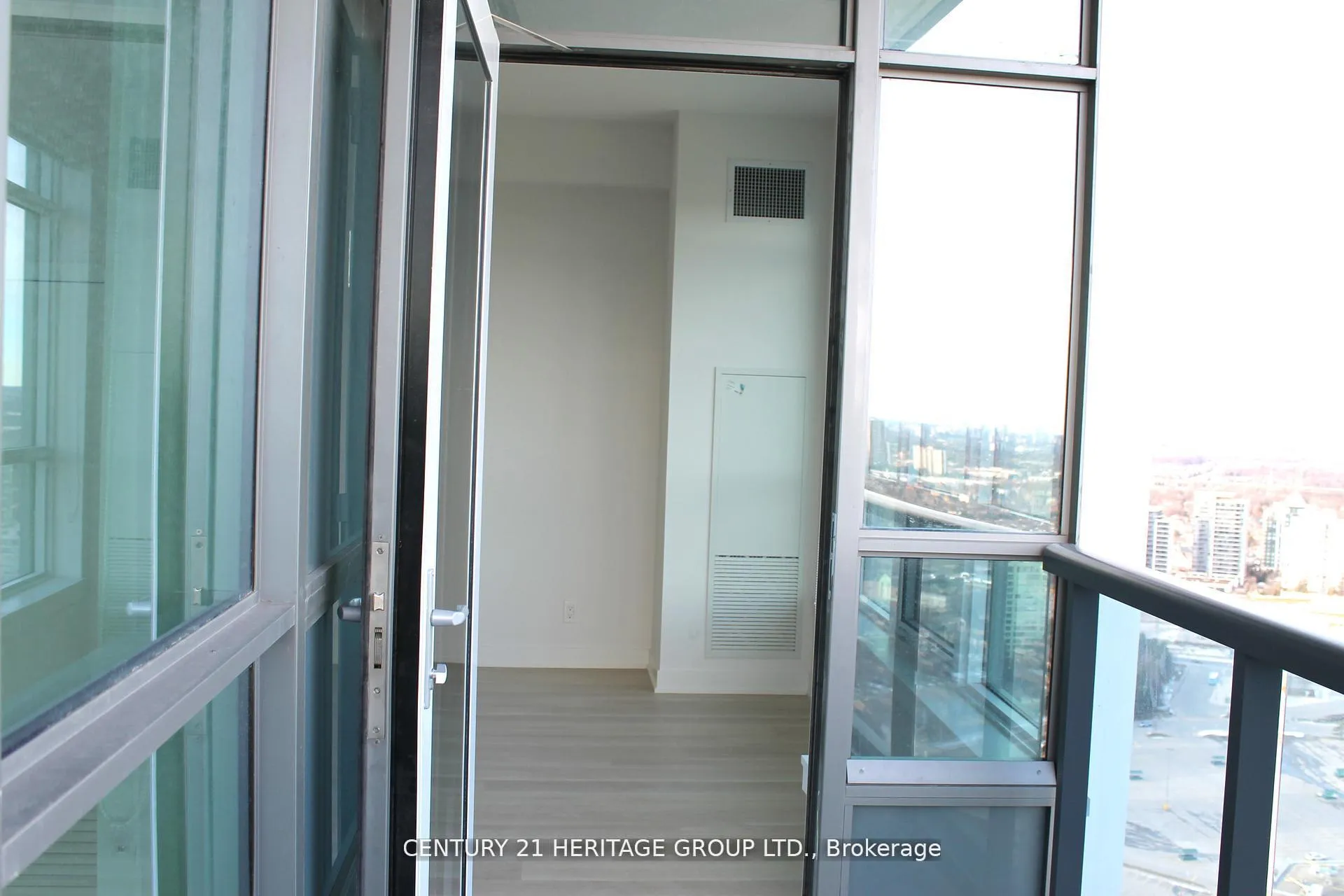 Photo 15 of Unit A3410, 30 Upper Mall Way, Vaughan, Brownridge — HOMEH