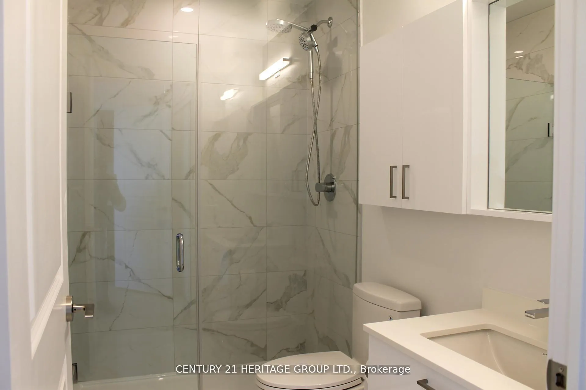 Photo 18 of Unit A3410, 30 Upper Mall Way, Vaughan, Brownridge — HOMEH