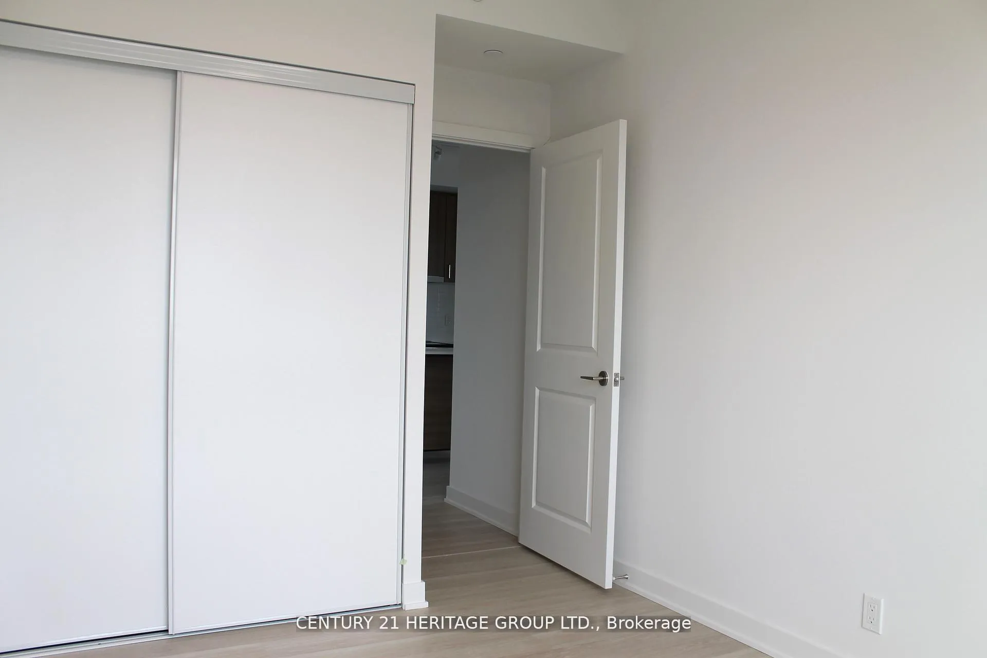 Photo 19 of Unit A3410, 30 Upper Mall Way, Vaughan, Brownridge — HOMEH