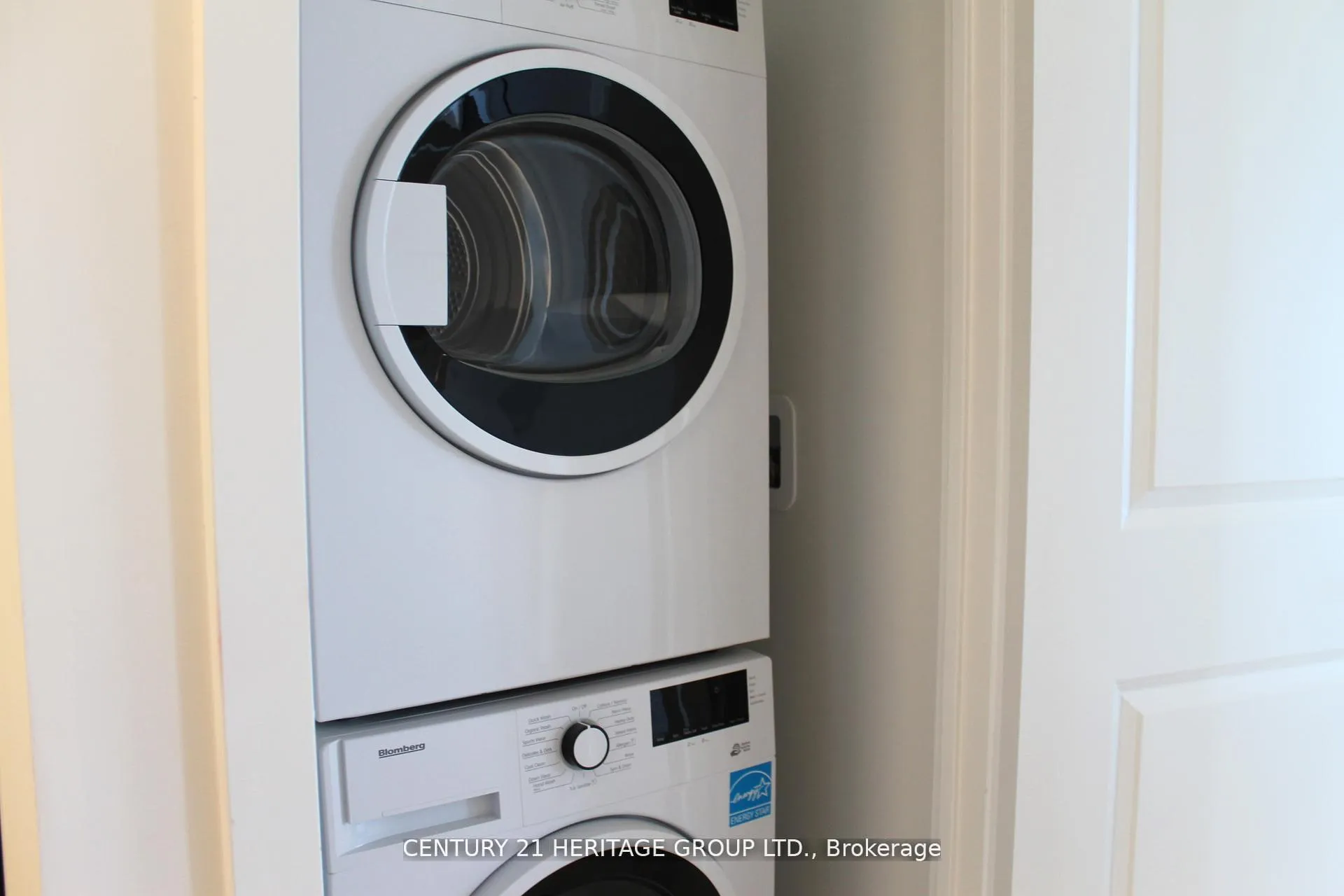 Photo 22 of Unit A3410, 30 Upper Mall Way, Vaughan, Brownridge — HOMEH