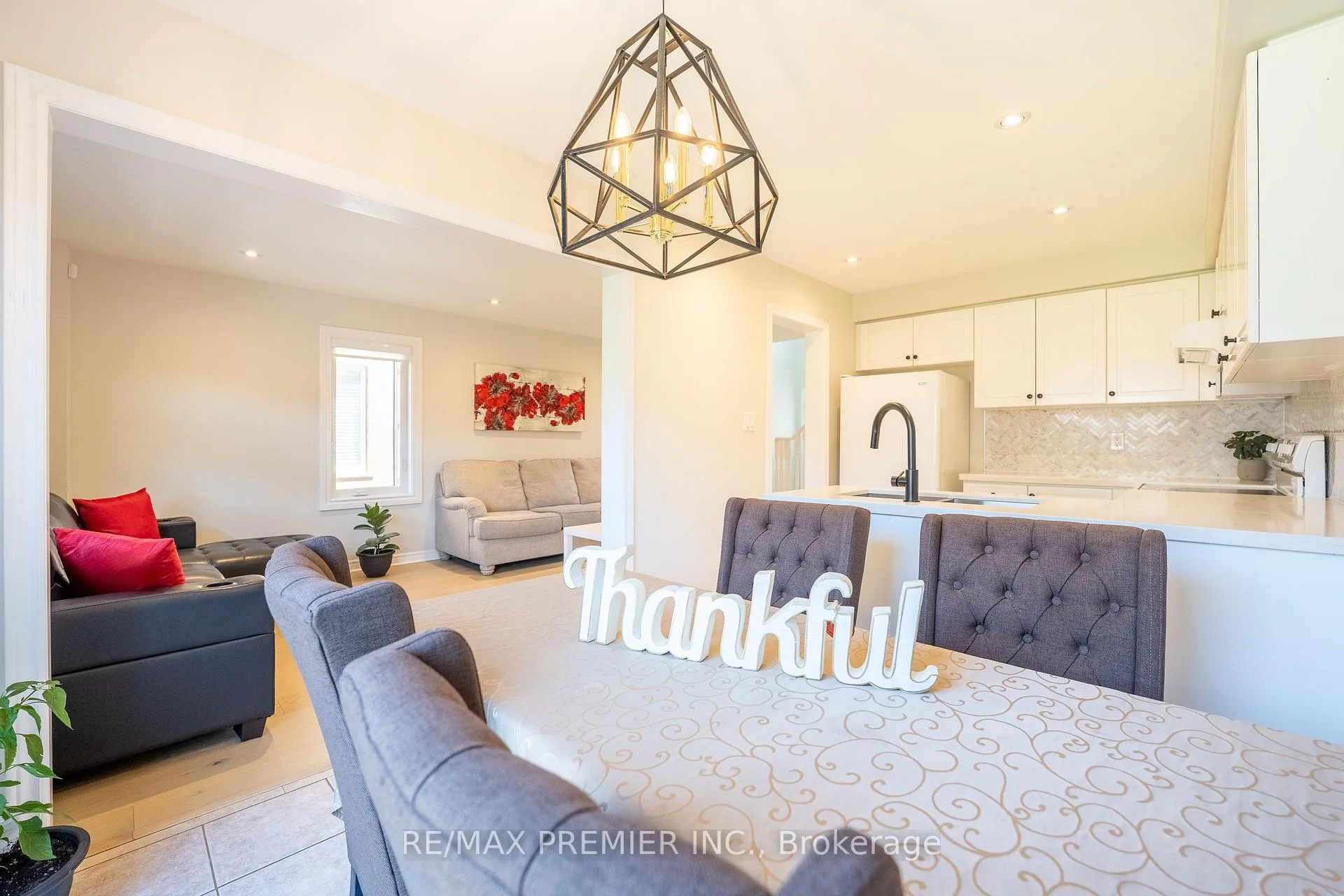 Photo 10 of 22 Laura Sabrina Drive, Vaughan, Sonoma Heights — HOMEH
