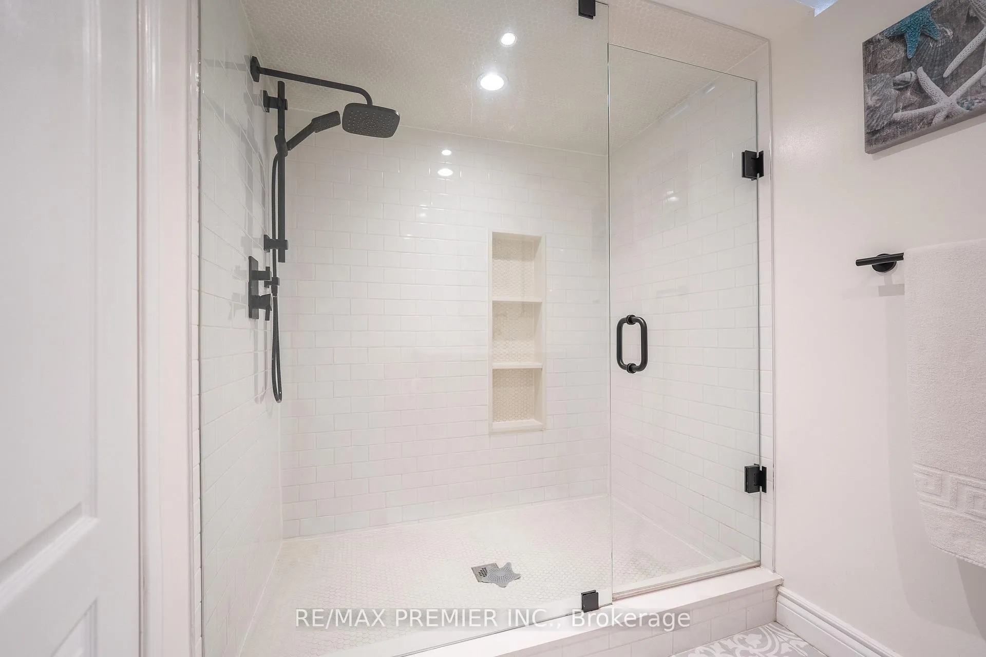 Photo 25 of 22 Laura Sabrina Drive, Vaughan, Sonoma Heights — HOMEH