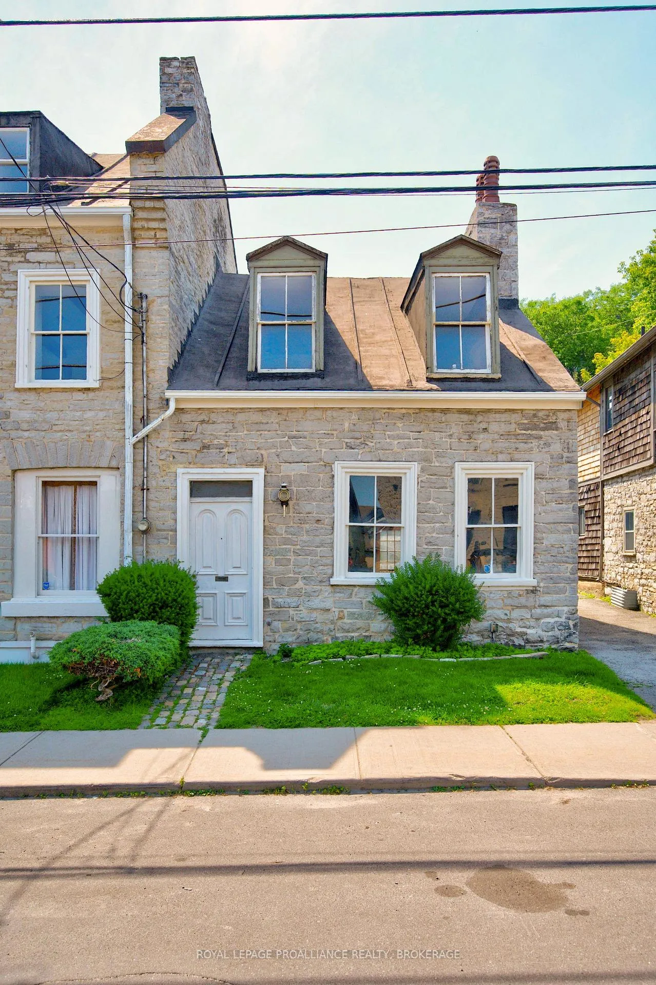 Photo 3 of 14 Rideau Street, Kingston, East of Sir John A. Blvd — HOMEH