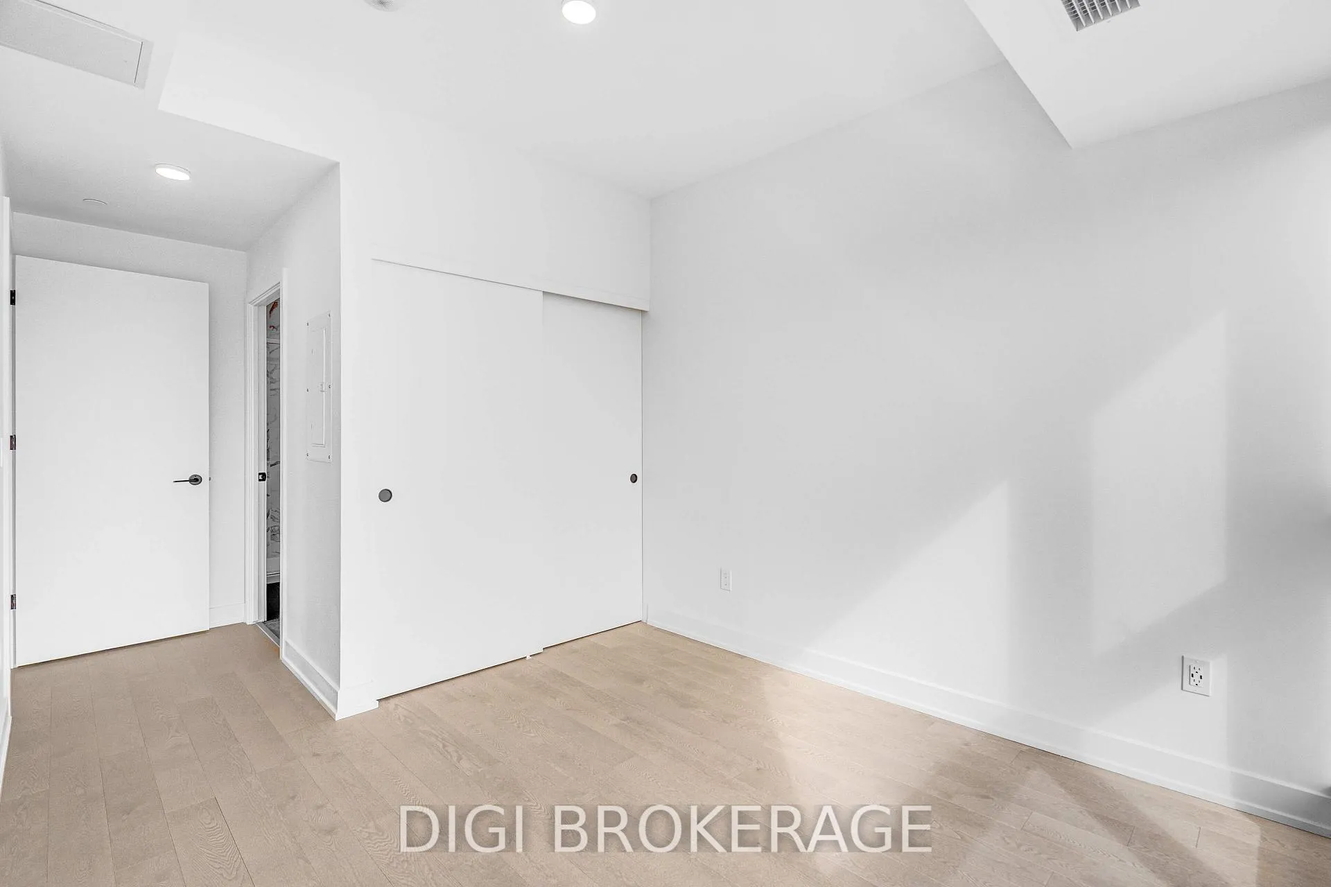 Photo 15 of Unit 907, 560 Rideau Street, Ottawa, Sandy Hill — HOMEH