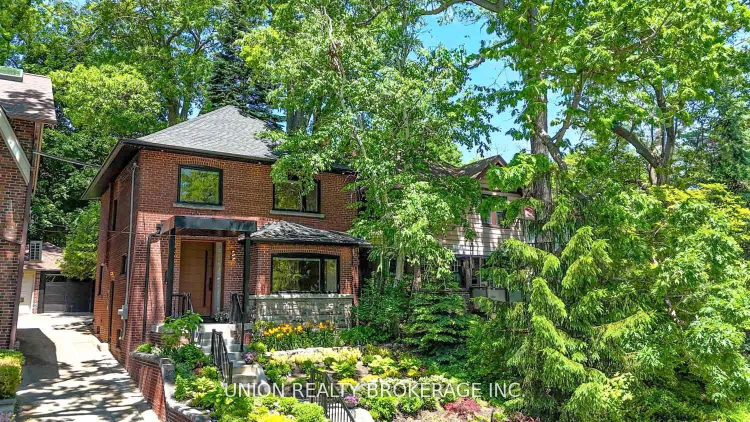 Photo 2 of 50 Beaufort Road, Toronto, The Beaches — HOMEH