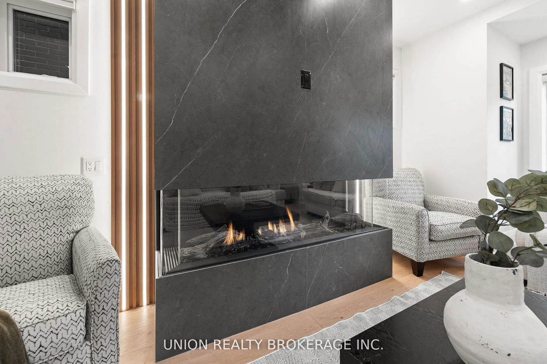 Photo 6 of 50 Beaufort Road, Toronto, The Beaches — HOMEH