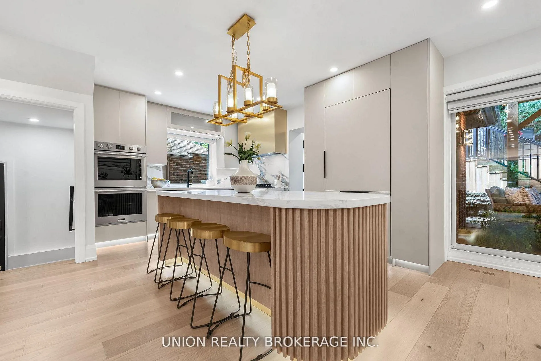 Photo 11 of 50 Beaufort Road, Toronto, The Beaches — HOMEH
