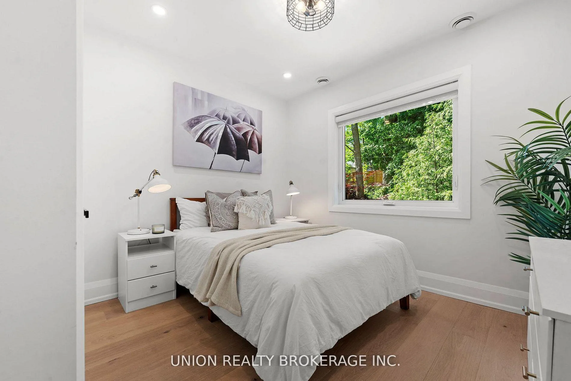 Photo 24 of 50 Beaufort Road, Toronto, The Beaches — HOMEH
