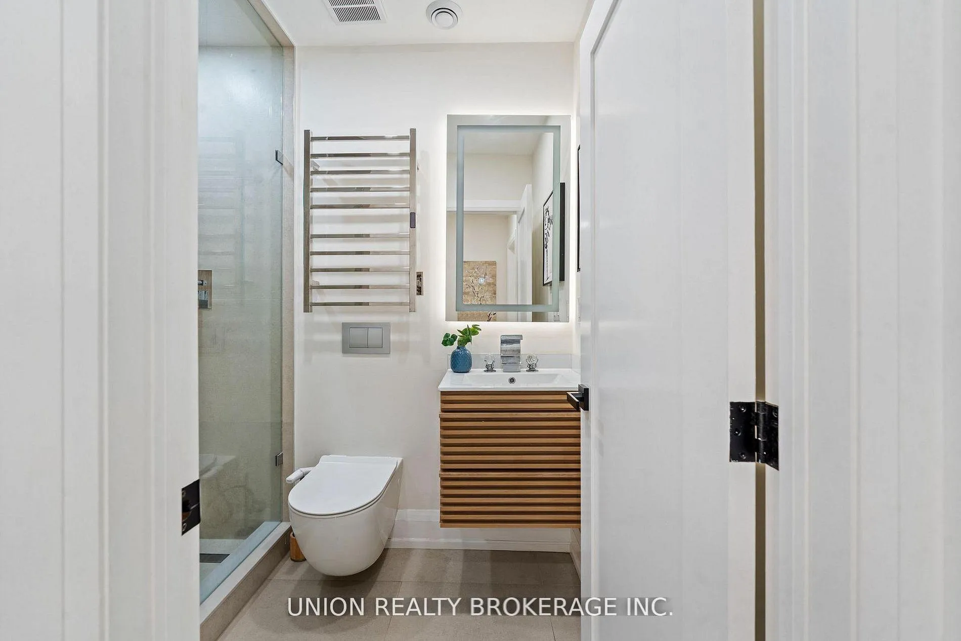 Photo 26 of 50 Beaufort Road, Toronto, The Beaches — HOMEH
